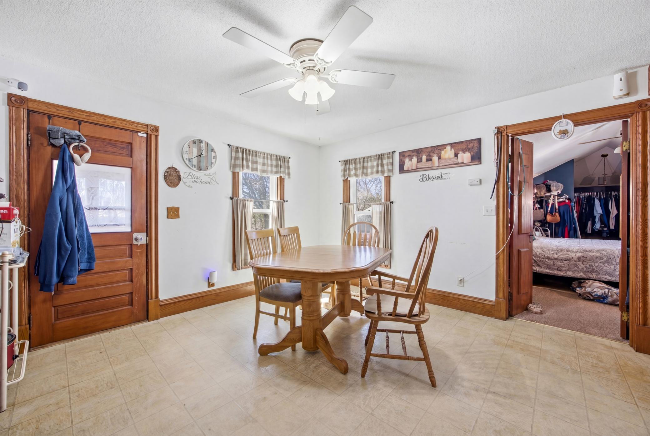 1900 single family home for sale at 25842 Co Hwy 21 in Detroit Lakes, MN — 7 bed, 2 bath (photo 4 of 34)