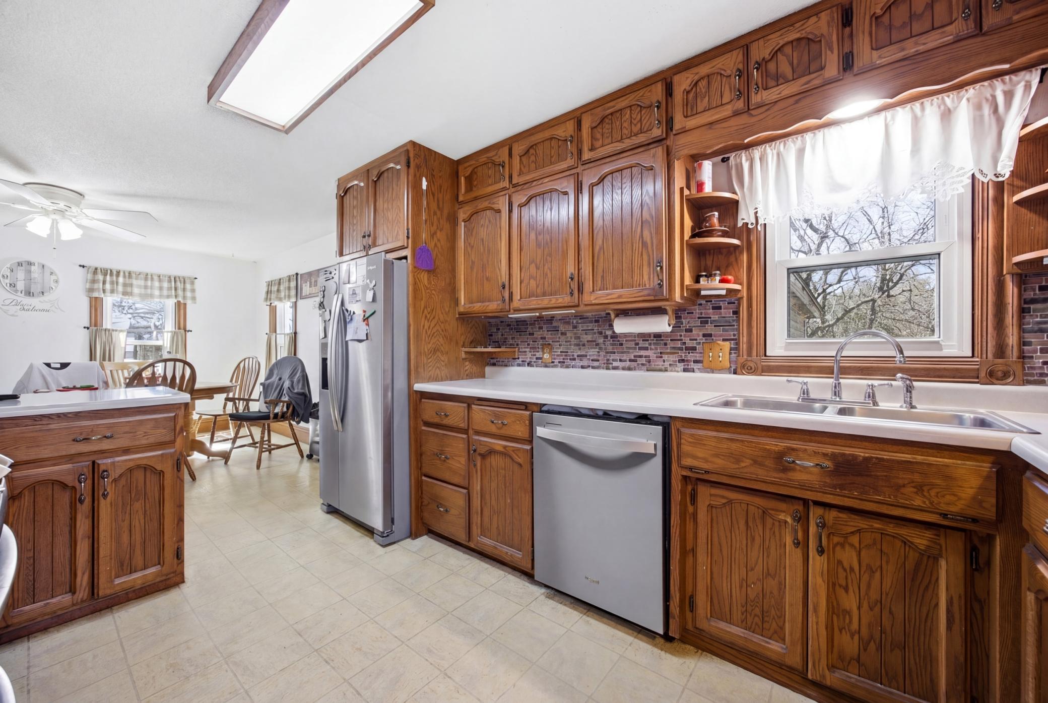 1900 single family home for sale at 25842 Co Hwy 21 in Detroit Lakes, MN — 7 bed, 2 bath (photo 5 of 34)