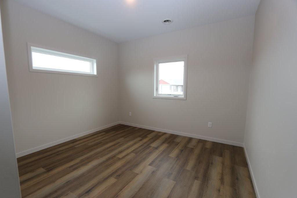 2024 single family home for sale at 1005 8th Avenue NE in Perham, MN — 3 bed, 2 bath (photo 13 of 16)
