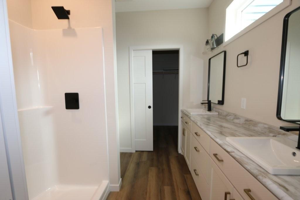 2024 single family home for sale at 1005 8th Avenue NE in Perham, MN — 3 bed, 2 bath (photo 9 of 16)