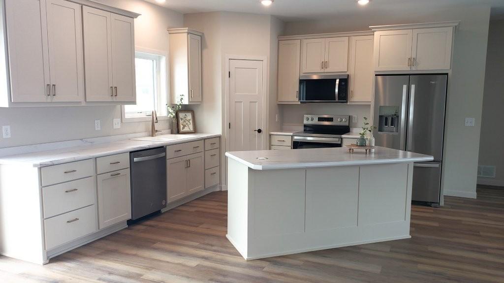 2024 single family home for sale at 1005 8th Avenue NE in Perham, MN — 3 bed, 2 bath (photo 10 of 16)
