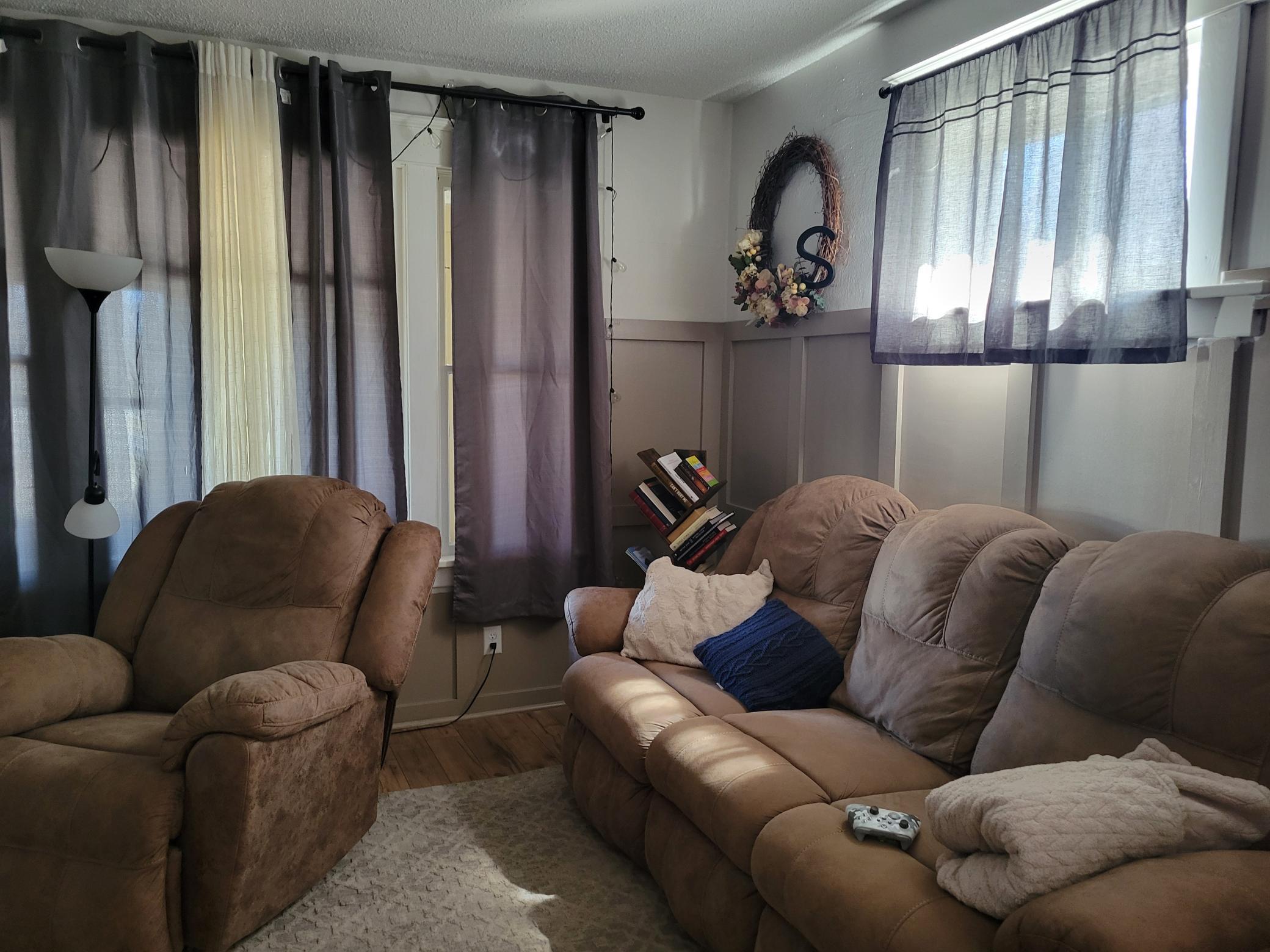 1912 single family home for sale at 933 Labree Avenue N in Thief River Falls, MN — 4 bed, 2 bath (photo 10 of 23)