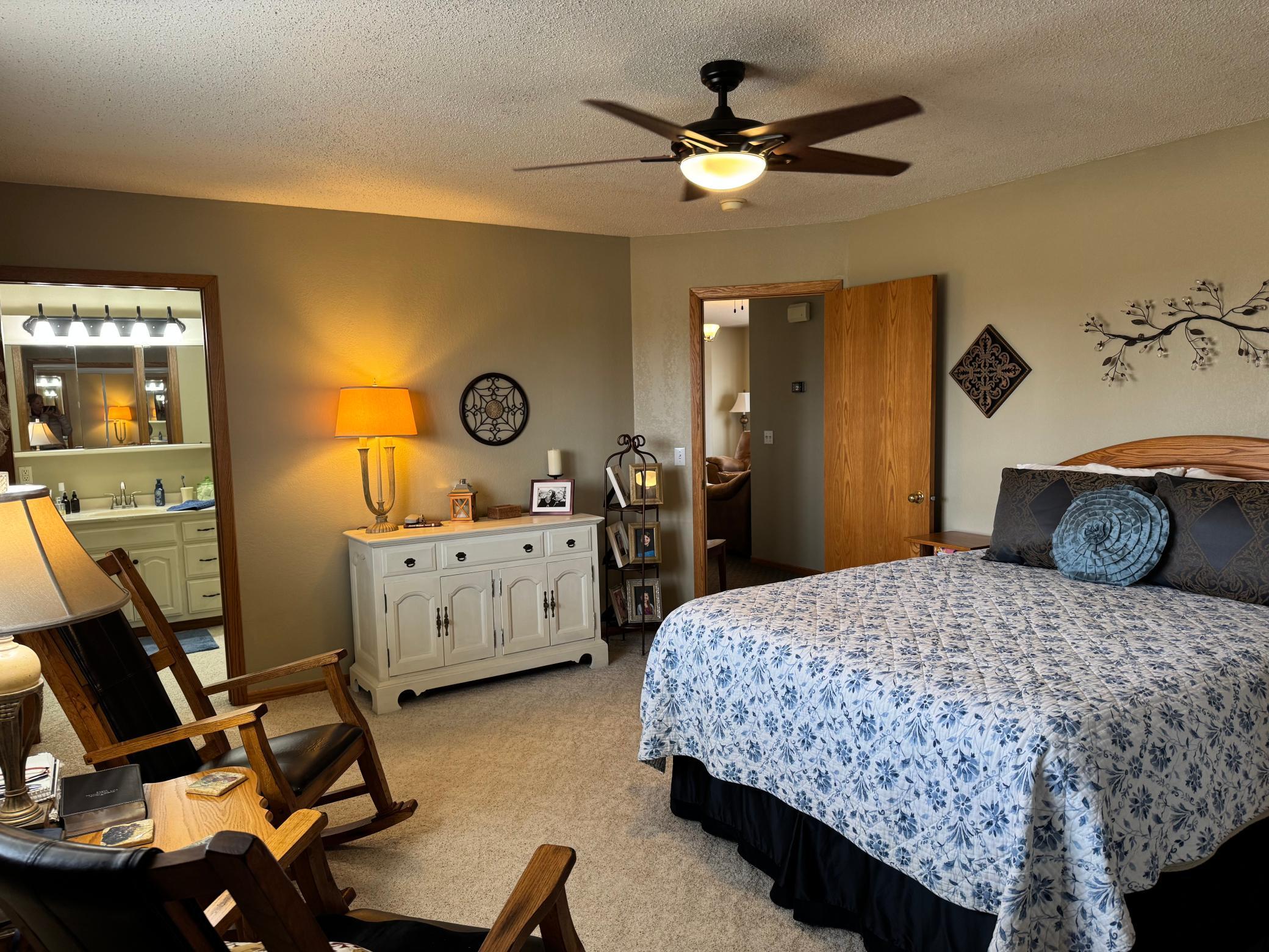 2000 single family home for sale at 402 Main Avenue in Colgate, ND — 2 bed, 2 bath (photo 19 of 30)