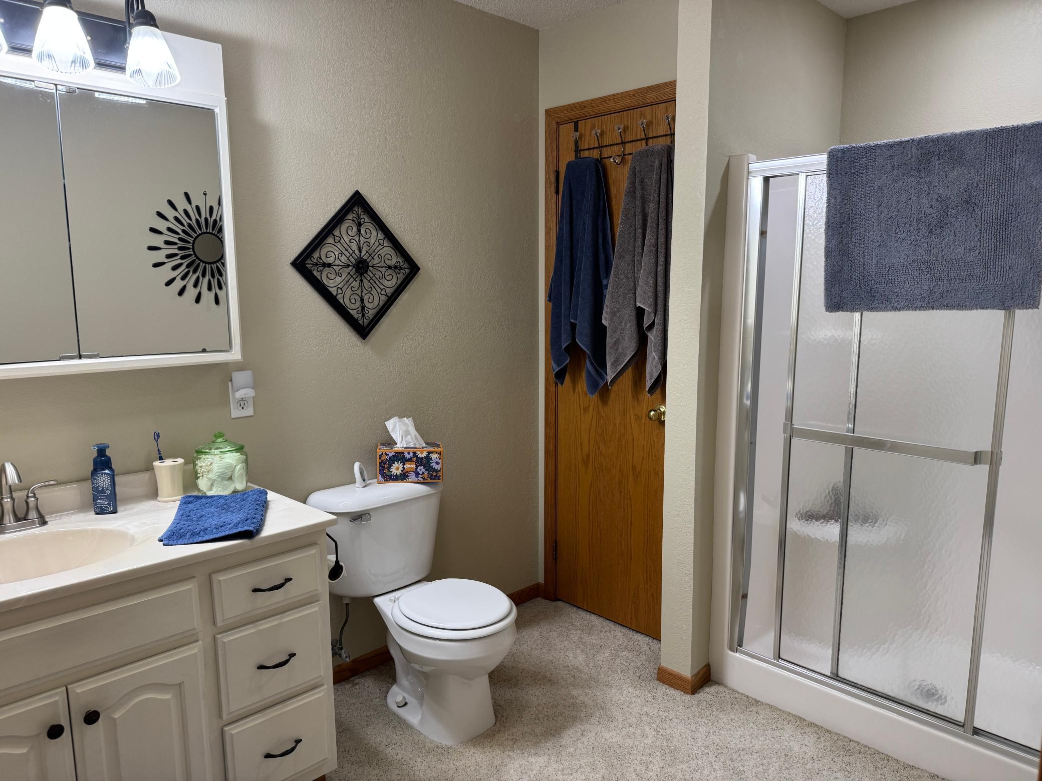 2000 single family home for sale at 402 Main Avenue in Colgate, ND — 2 bed, 2 bath (photo 20 of 30)