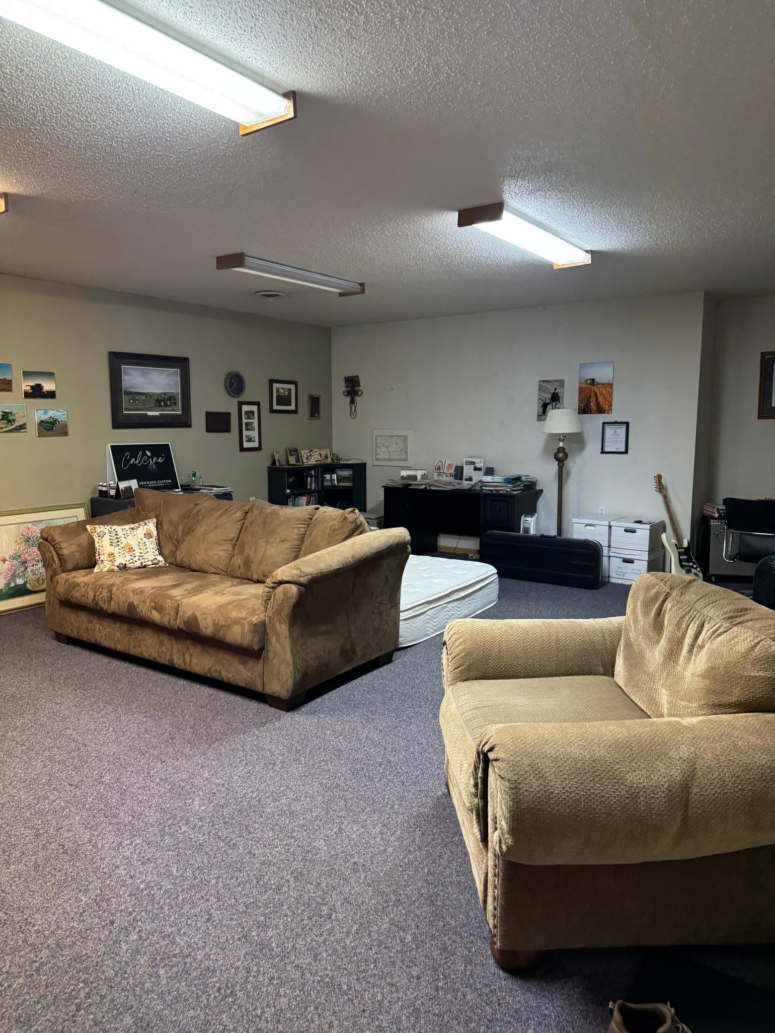 2000 single family home for sale at 402 Main Avenue in Colgate, ND — 2 bed, 2 bath (photo 22 of 30)