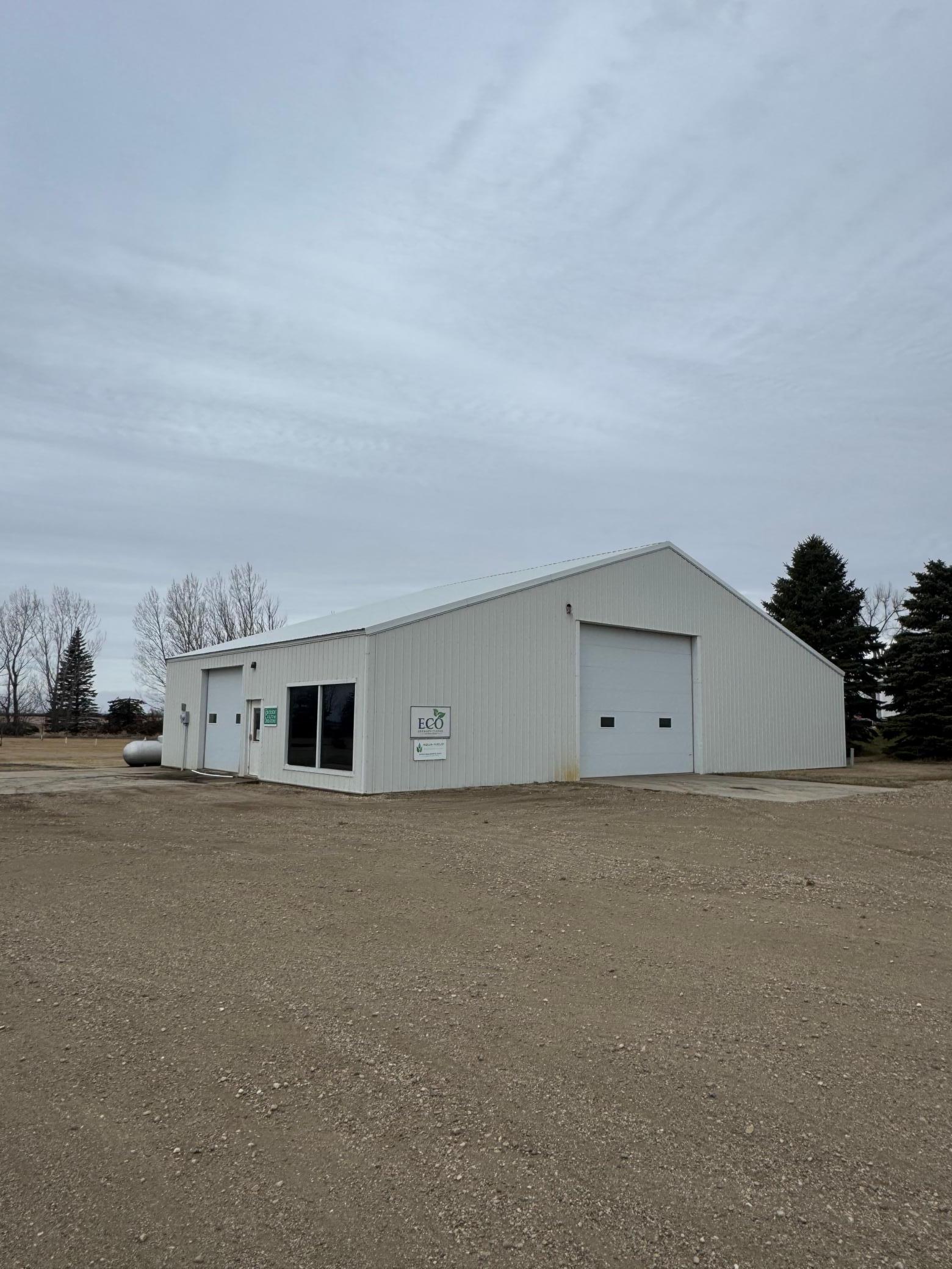 2000 single family home for sale at 402 Main Avenue in Colgate, ND — 2 bed, 2 bath (photo 25 of 30)