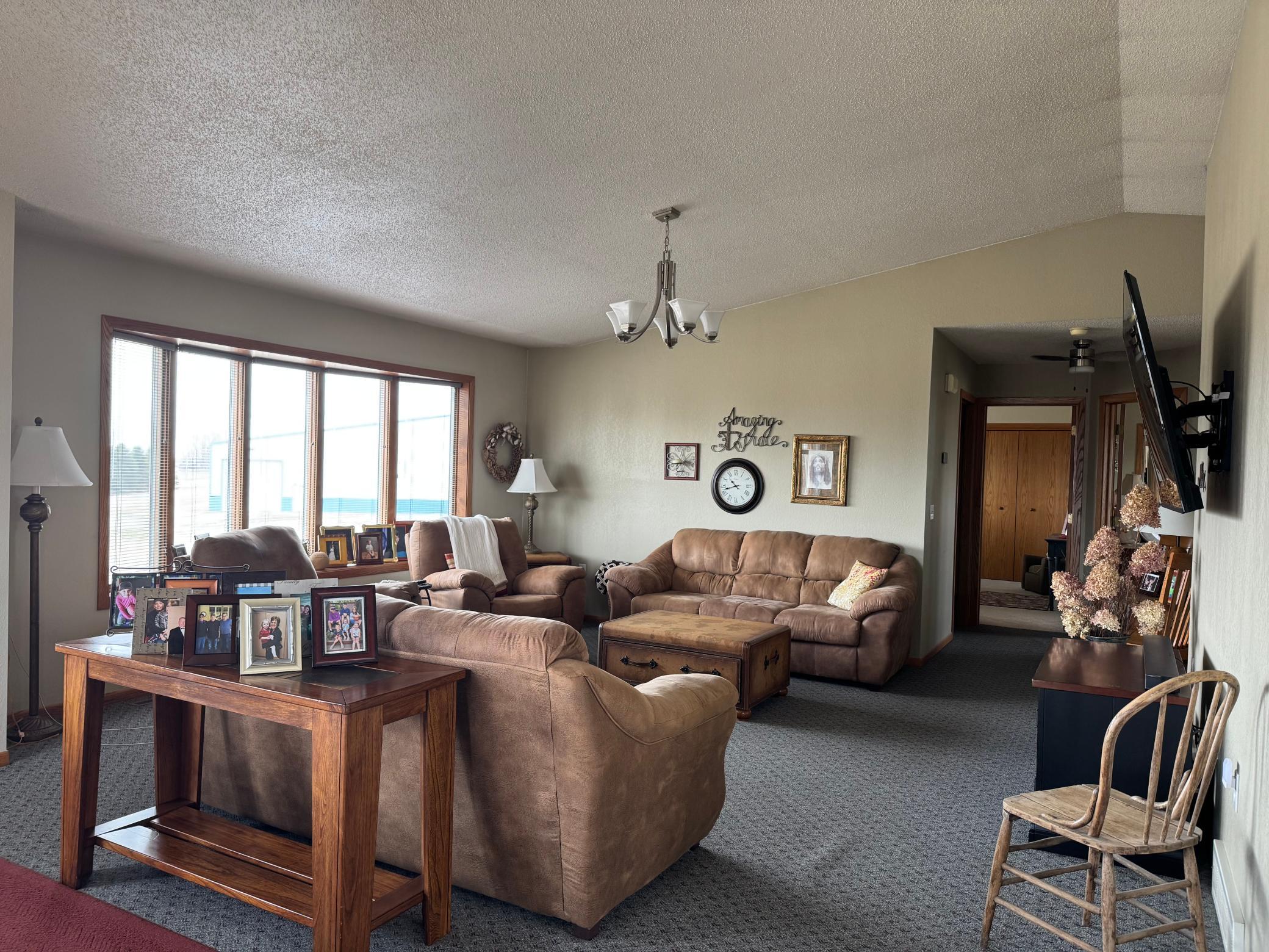 2000 single family home for sale at 402 Main Avenue in Colgate, ND — 2 bed, 2 bath (photo 10 of 30)