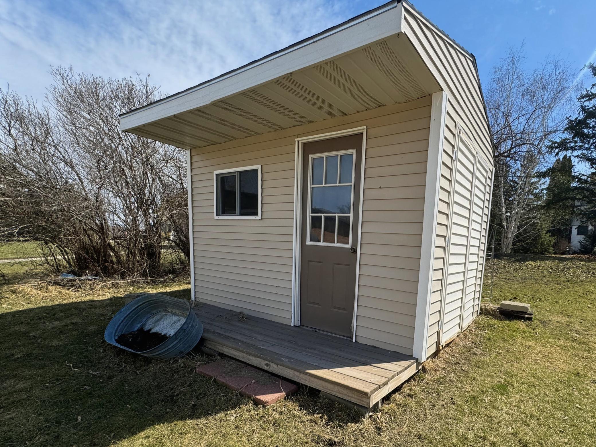 1992 single family home for sale at 325 S Ash Street in Crookston, MN — 4 bed, 2 bath (photo 15 of 34)
