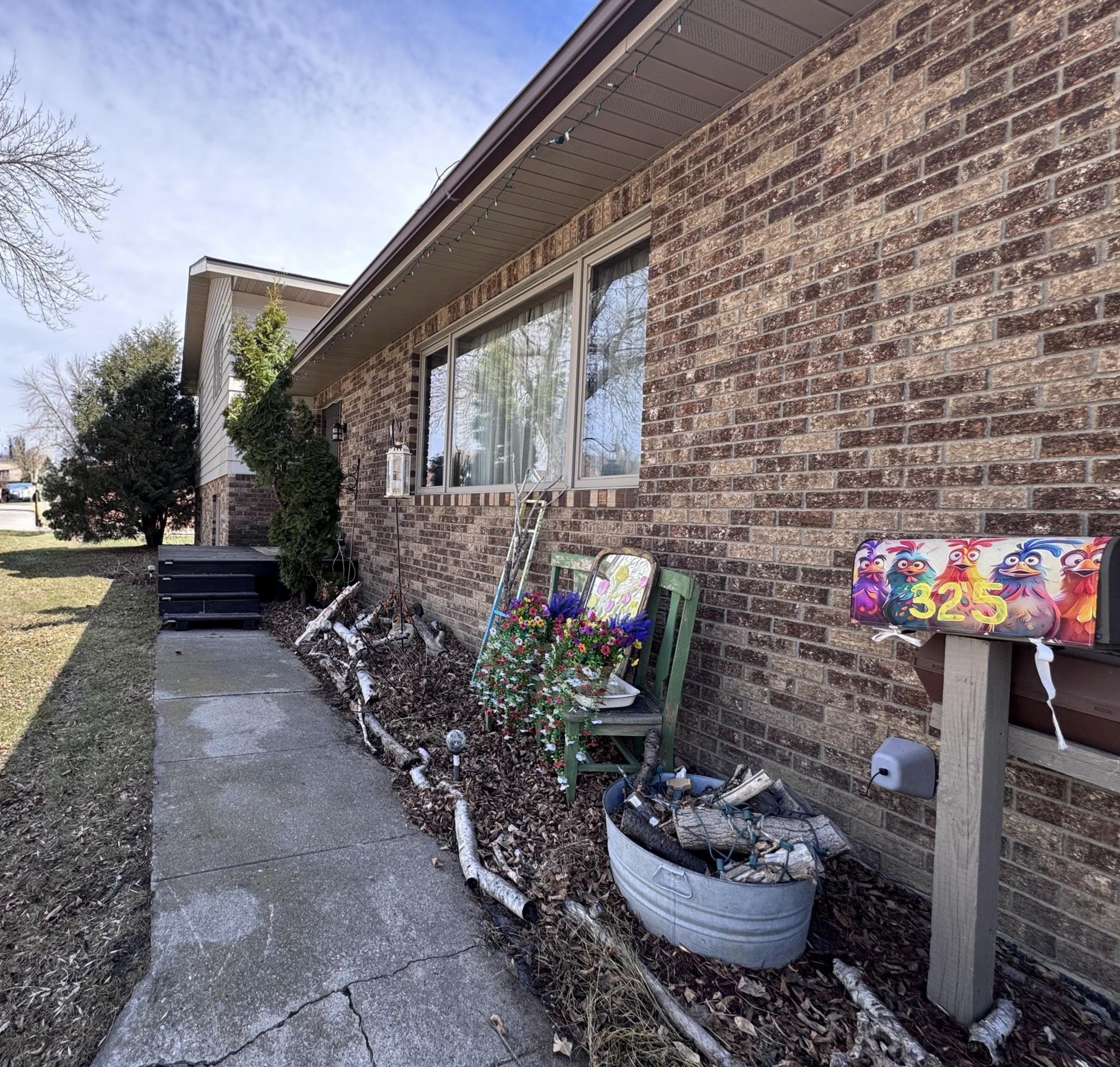 1992 single family home for sale at 325 S Ash Street in Crookston, MN — 4 bed, 2 bath (photo 23 of 34)