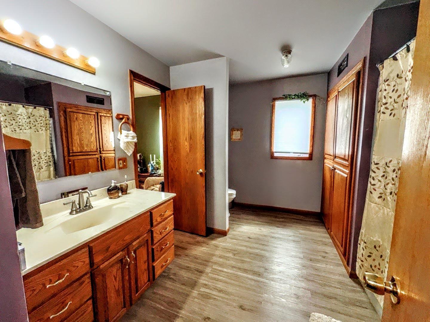 1992 single family home for sale at 325 S Ash Street in Crookston, MN — 4 bed, 2 bath (photo 27 of 34)