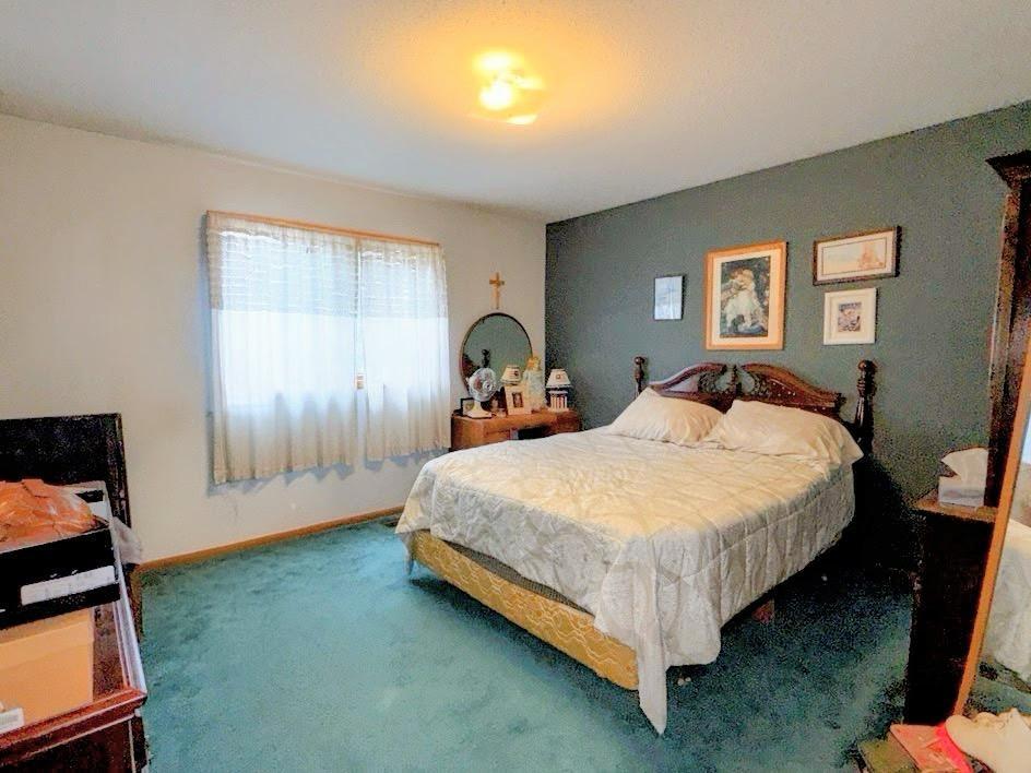 1992 single family home for sale at 325 S Ash Street in Crookston, MN — 4 bed, 2 bath (photo 29 of 34)