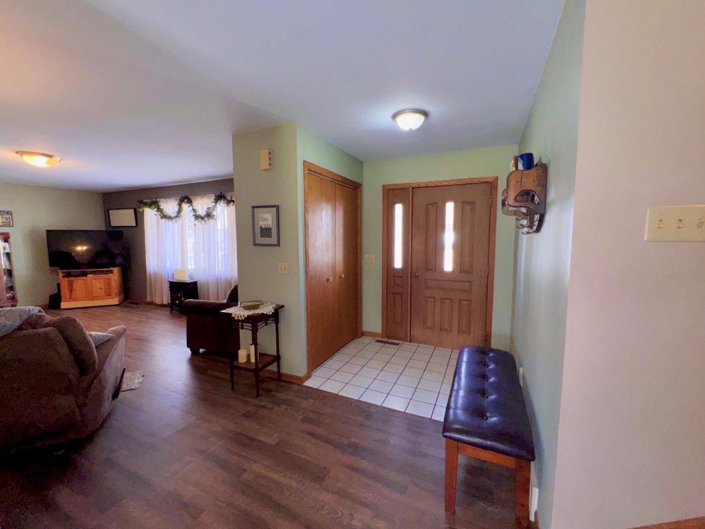 1992 single family home for sale at 325 S Ash Street in Crookston, MN — 4 bed, 2 bath (photo 31 of 34)