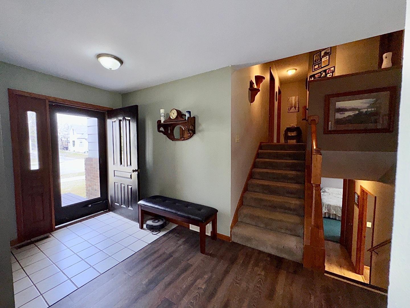 1992 single family home for sale at 325 S Ash Street in Crookston, MN — 4 bed, 2 bath (photo 33 of 34)