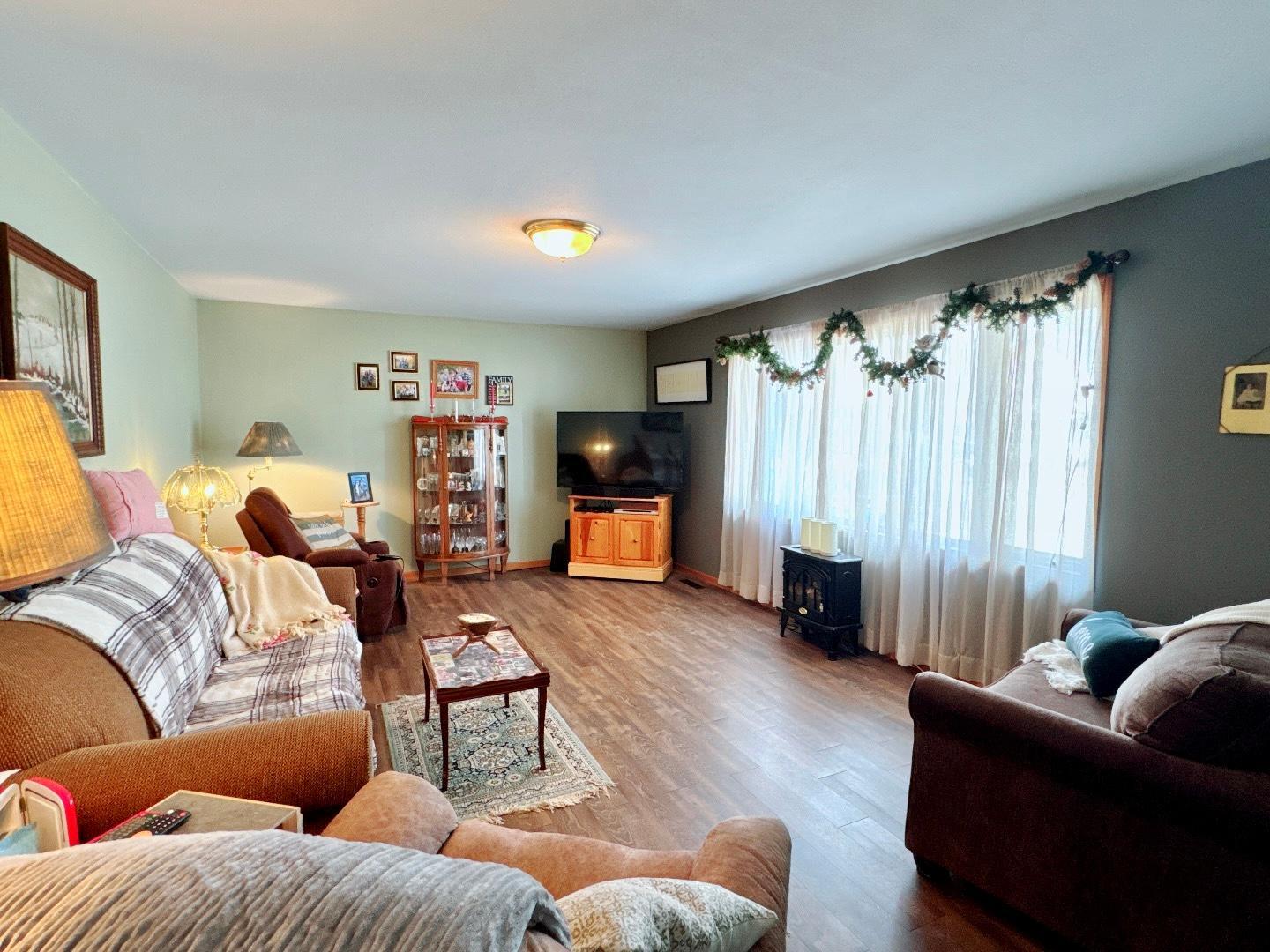 1992 single family home for sale at 325 S Ash Street in Crookston, MN — 4 bed, 2 bath (photo 34 of 34)