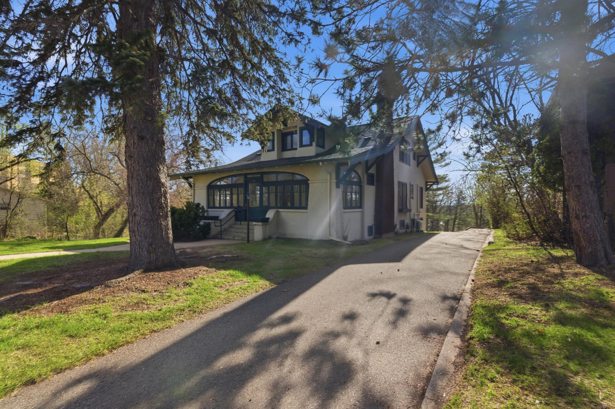 1916 single family home for sale at 721 N 3rd Street in Brainerd, MN — 5 bed, 2 bath (photo 3 of 44)