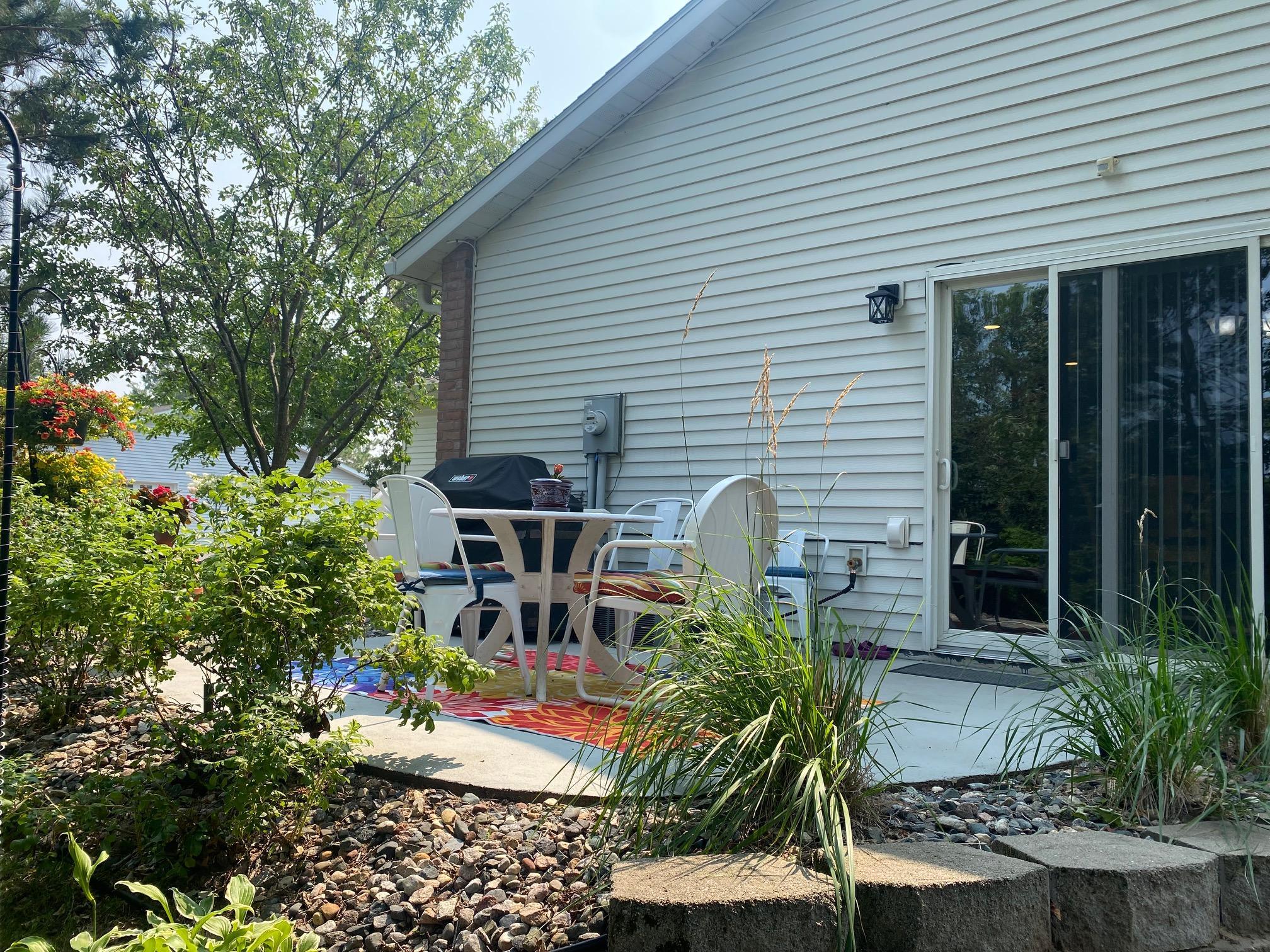 2002 townhouse for sale at 317 Rako Street SW in Bemidji, MN — 3 bed, 3 bath (photo 2 of 34)