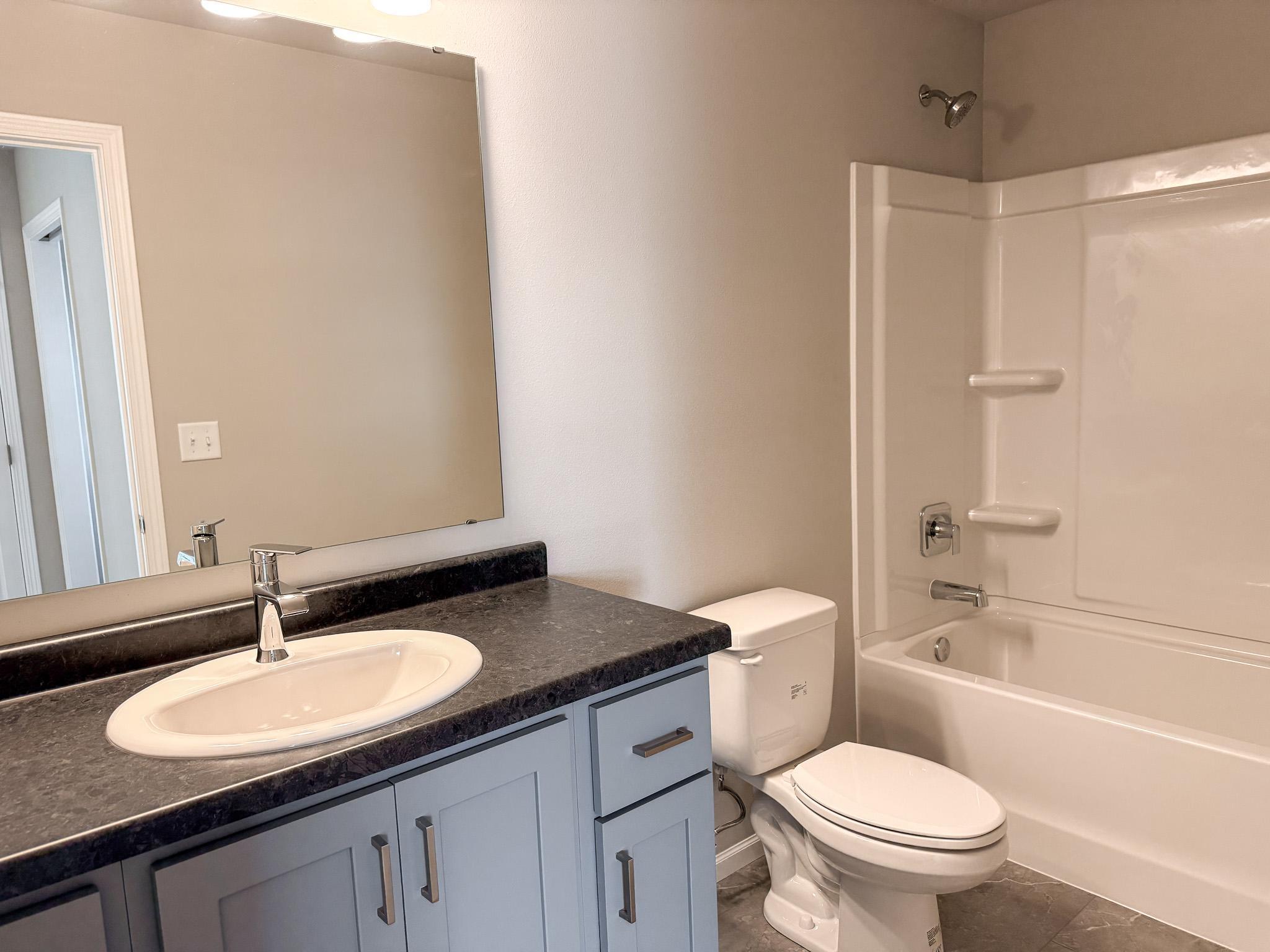 2025 single family home for sale at 7889 Cottonwood Boulevard in Horace, ND — 3 bed, 3 bath (photo 10 of 22)