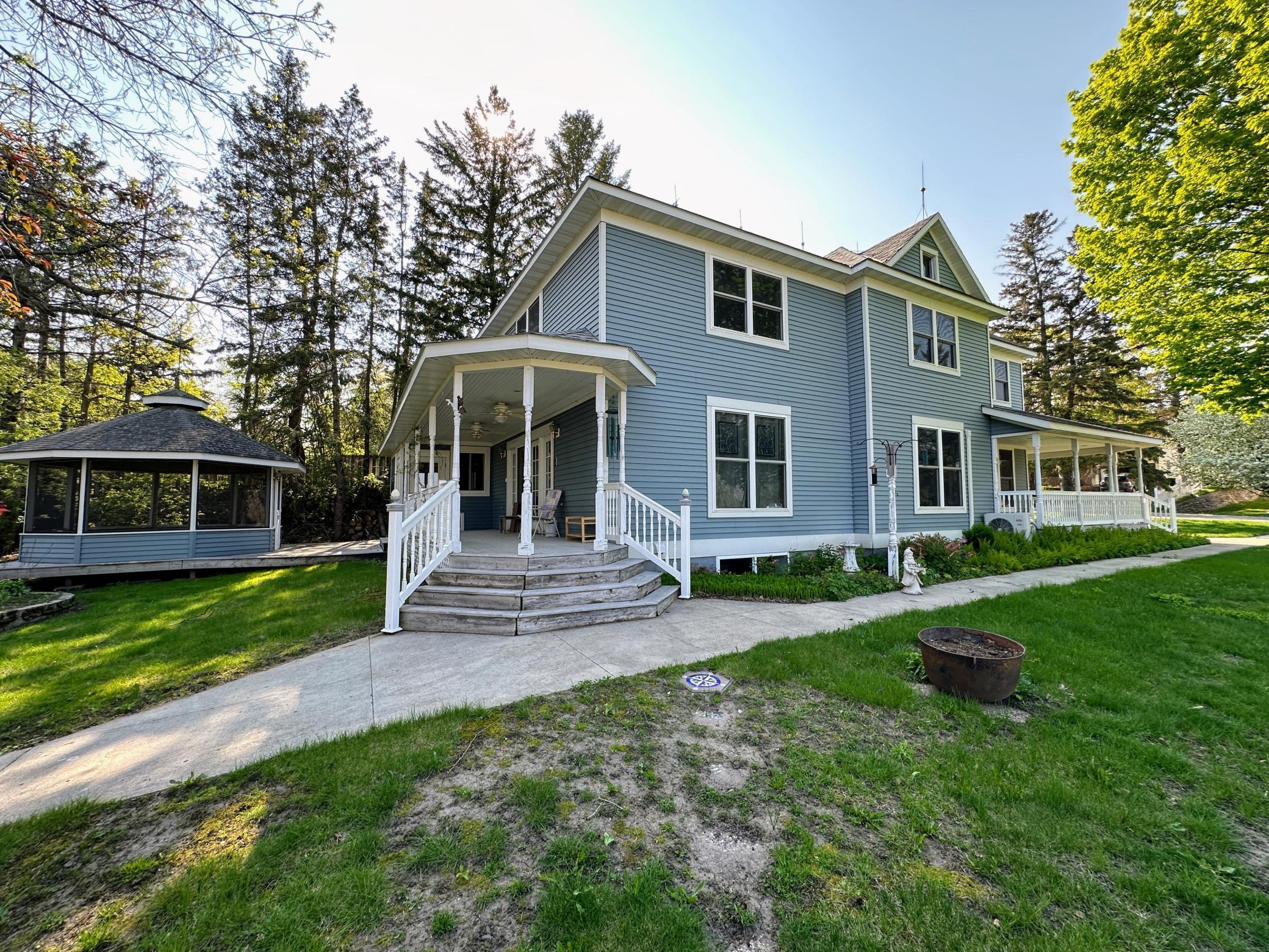 1910 single family home for sale at 201 W Main Street W in Vergas, MN — 4 bed, 4 bath (photo 2 of 42)