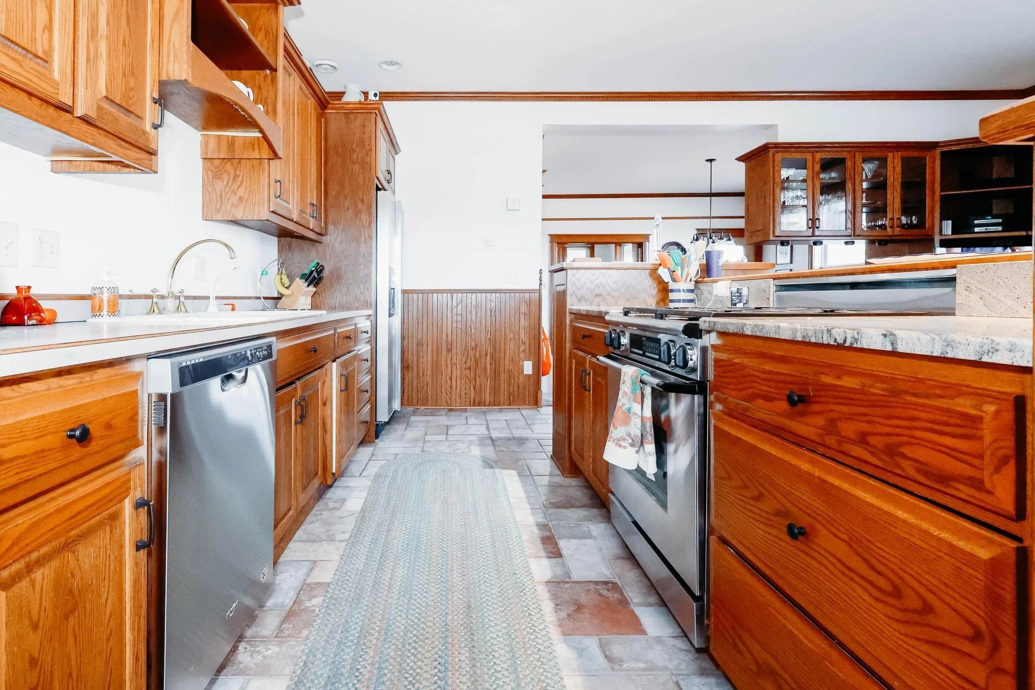 1910 single family home for sale at 201 W Main Street W in Vergas, MN — 4 bed, 4 bath (photo 12 of 42)