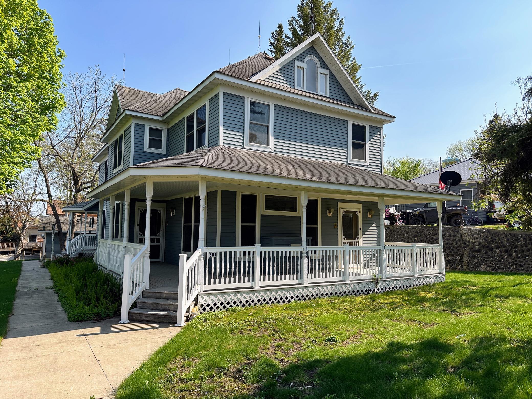 1910 single family home for sale at 201 W Main Street W in Vergas, MN — 4 bed, 4 bath (photo 3 of 42)