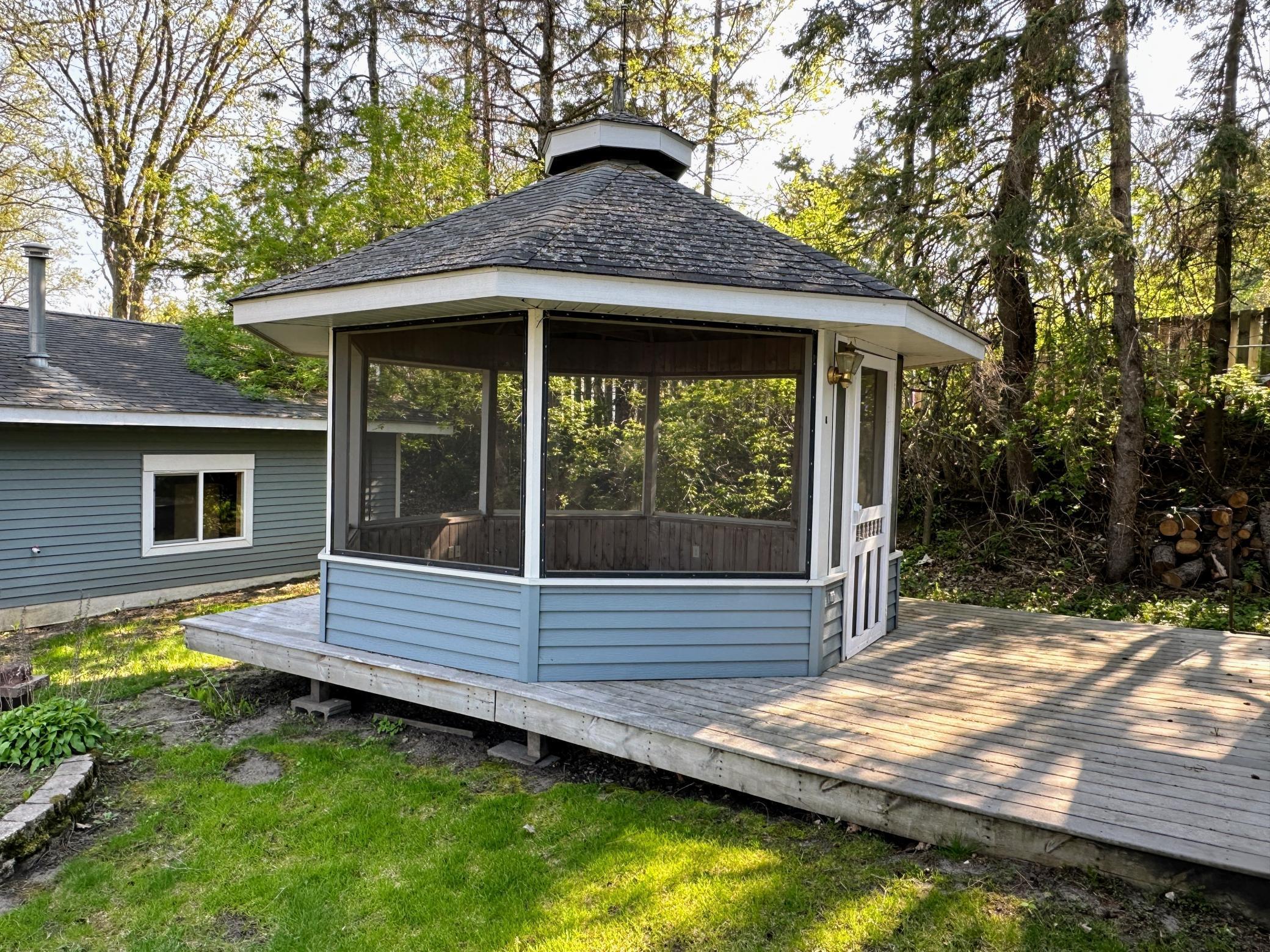 1910 single family home for sale at 201 W Main Street W in Vergas, MN — 4 bed, 4 bath (photo 5 of 42)