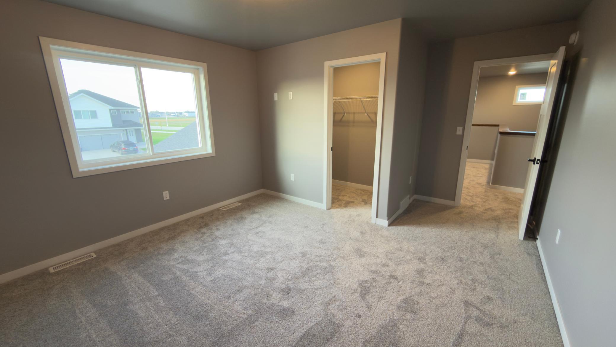 2025 single family home for sale at 6297 86th Avenue S in Horace, ND — 3 bed, 3 bath (photo 14 of 20)