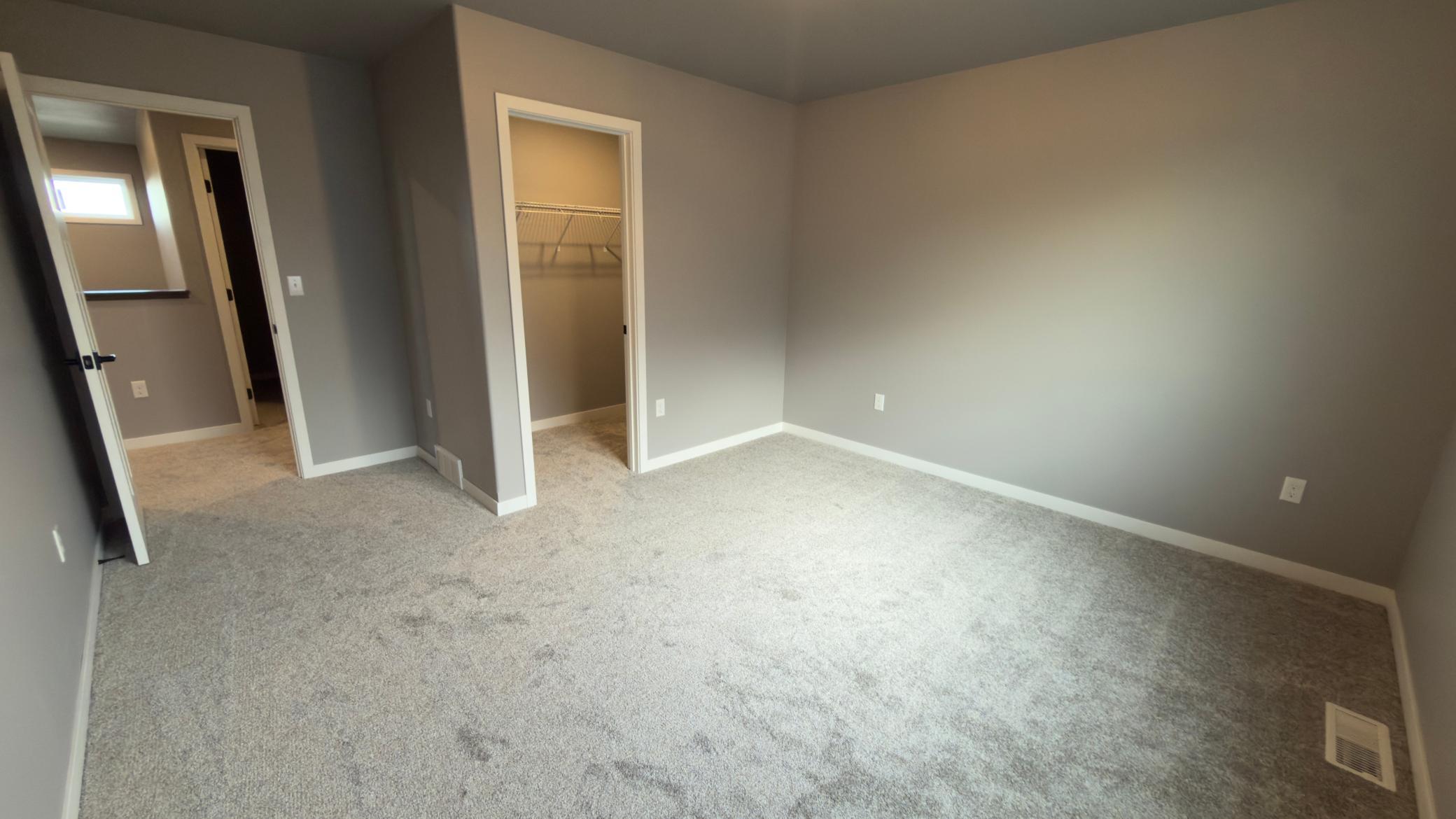 2025 single family home for sale at 6297 86th Avenue S in Horace, ND — 3 bed, 3 bath (photo 15 of 20)