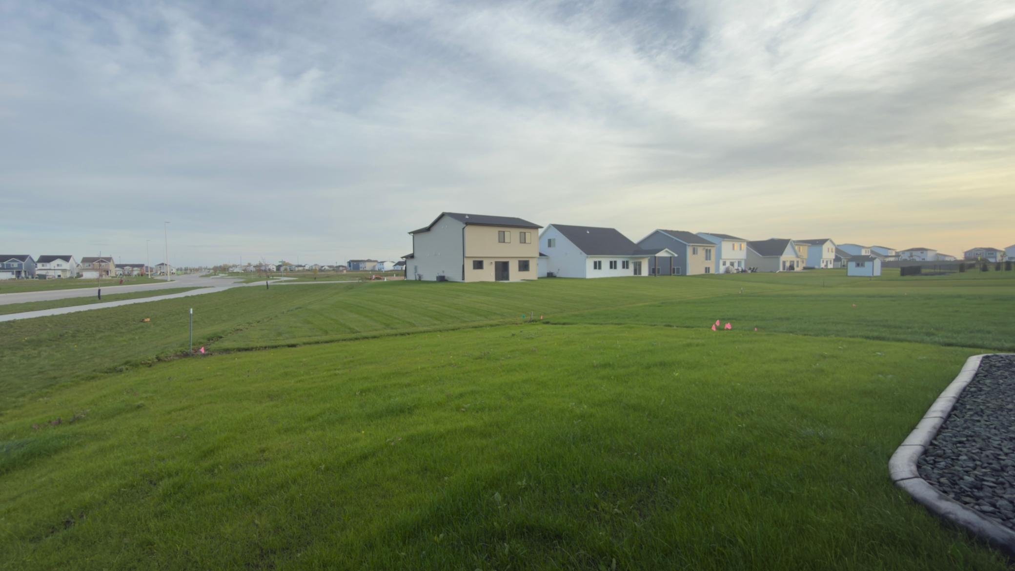 2025 single family home for sale at 6297 86th Avenue S in Horace, ND — 3 bed, 3 bath (photo 20 of 20)