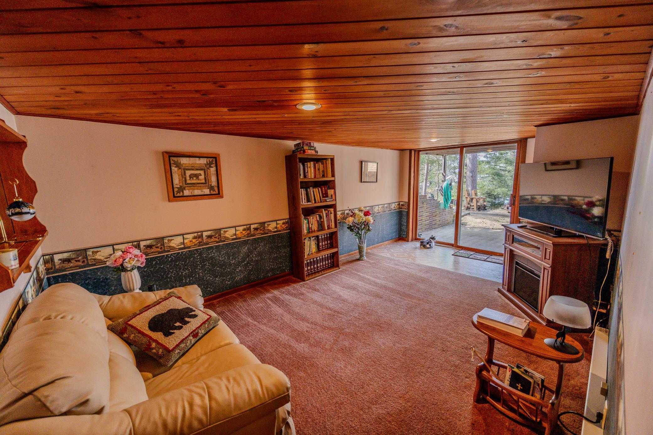 1967 single family home for sale at 31879 US 71 in Park Rapids, MN — 2 bed, 1 bath (photo 11 of 32)