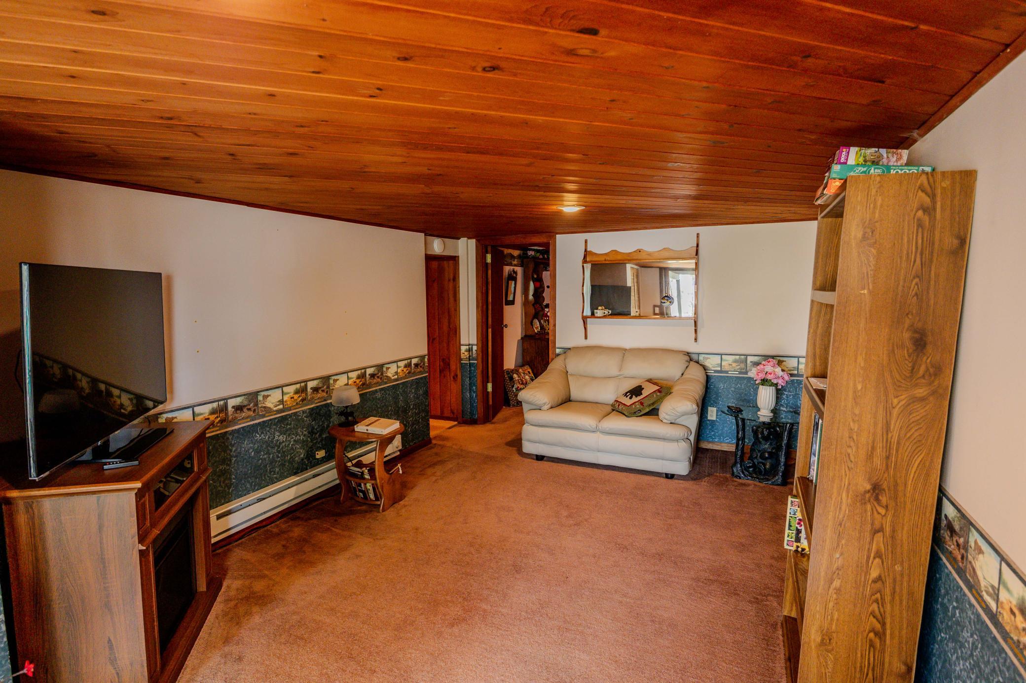 1967 single family home for sale at 31879 US 71 in Park Rapids, MN — 2 bed, 1 bath (photo 12 of 32)