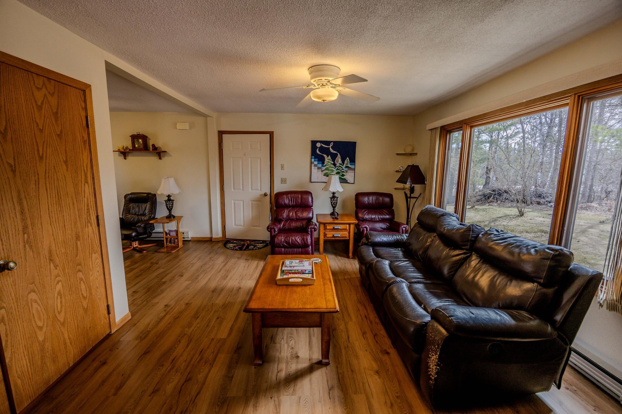 1967 single family home for sale at 31879 US 71 in Park Rapids, MN — 2 bed, 1 bath (photo 5 of 32)