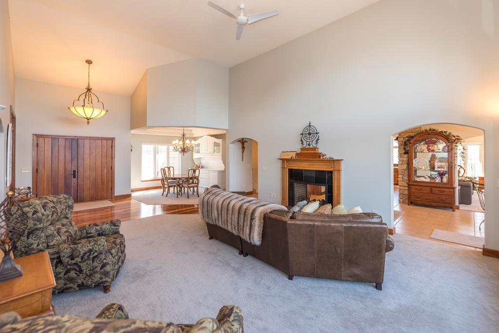 2007 single family home for sale at 27473 Vision Drive in Aitkin, MN — 4 bed, 4 bath (photo 6 of 50)