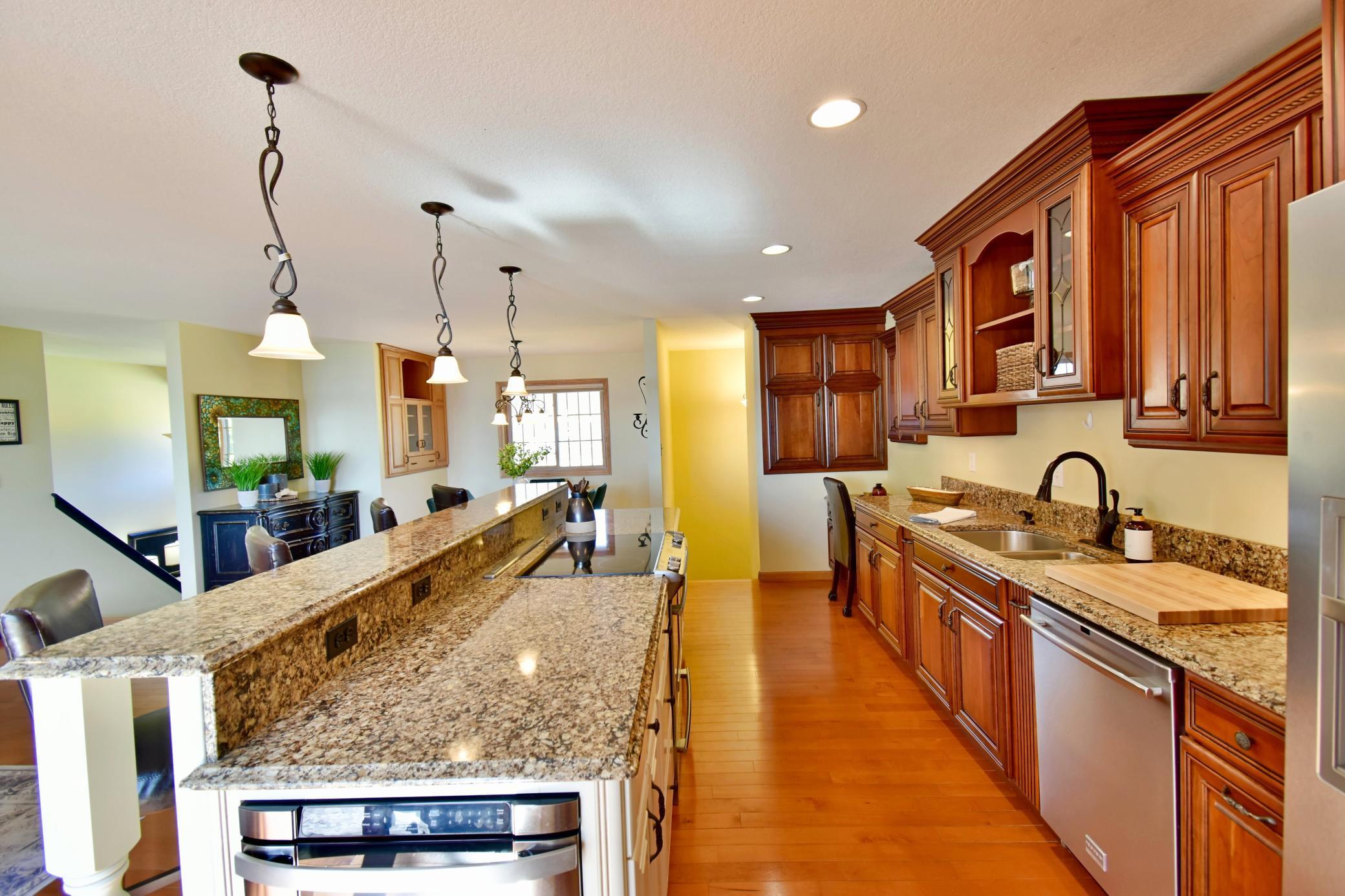 1994 single family home for sale at 5123 Green Meadow Road SE in Alexandria, MN — 5 bed, 2 bath (photo 15 of 49)