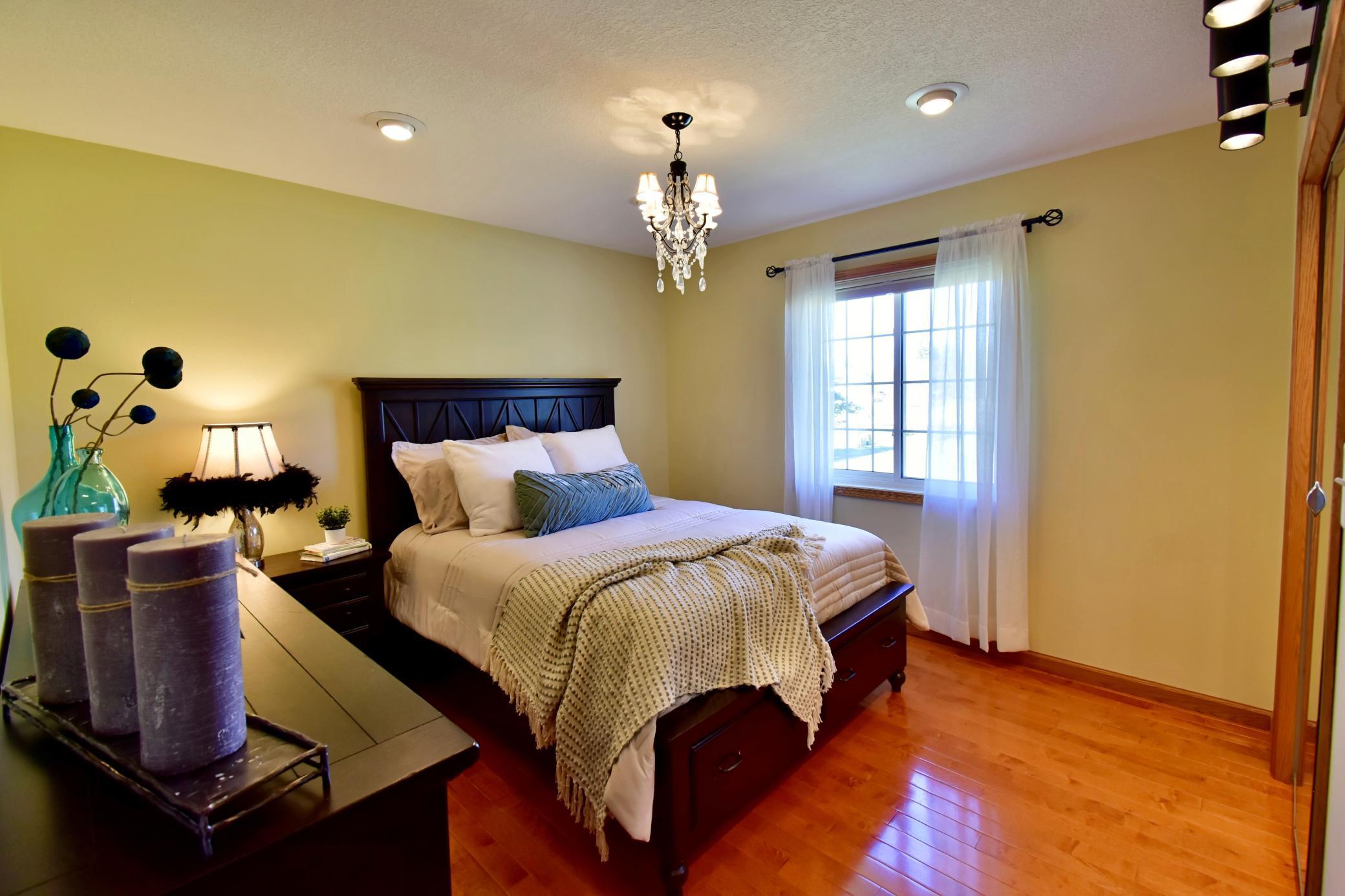 1994 single family home for sale at 5123 Green Meadow Road SE in Alexandria, MN — 5 bed, 2 bath (photo 21 of 49)