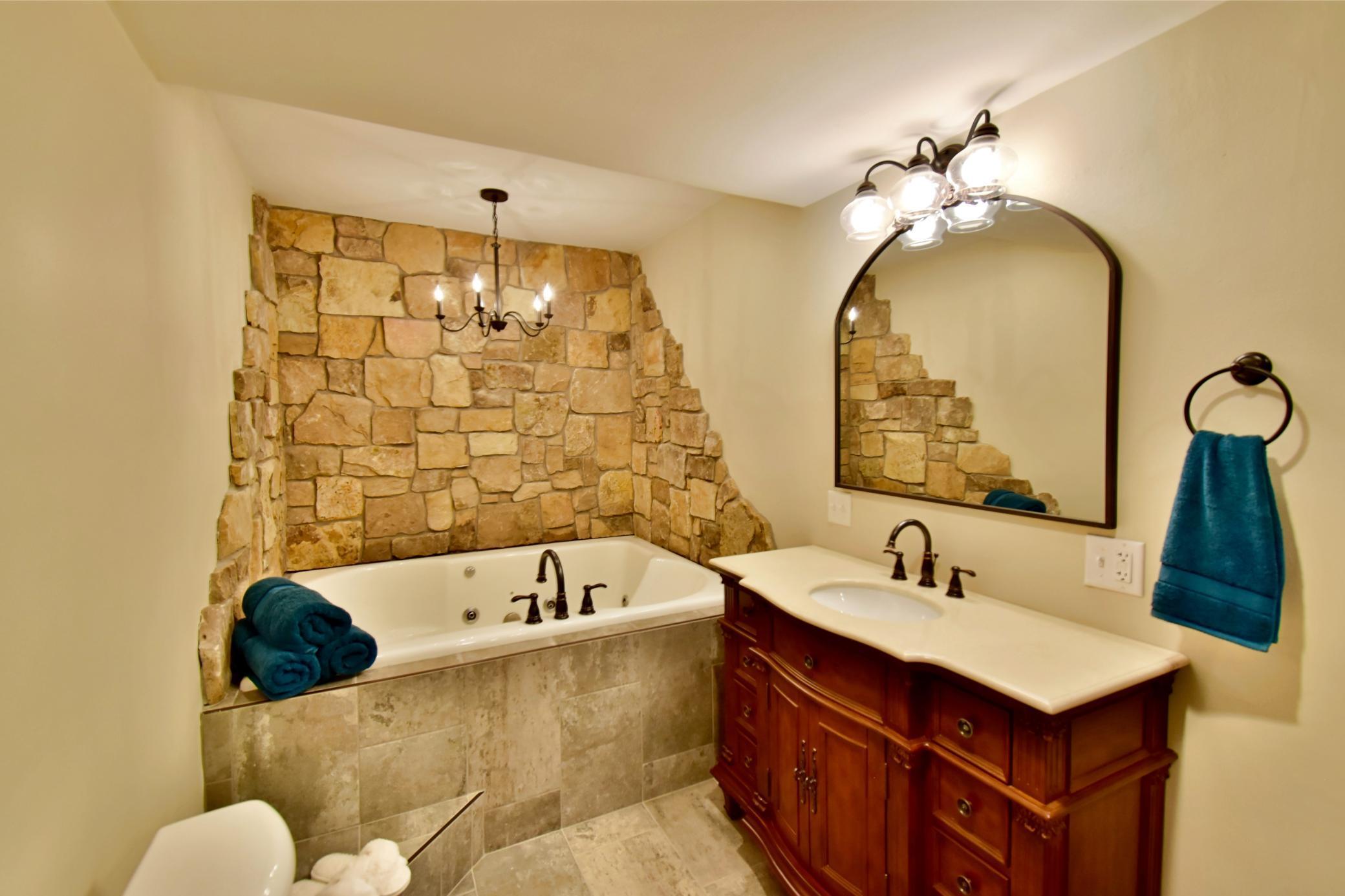 1994 single family home for sale at 5123 Green Meadow Road SE in Alexandria, MN — 5 bed, 2 bath (photo 31 of 49)