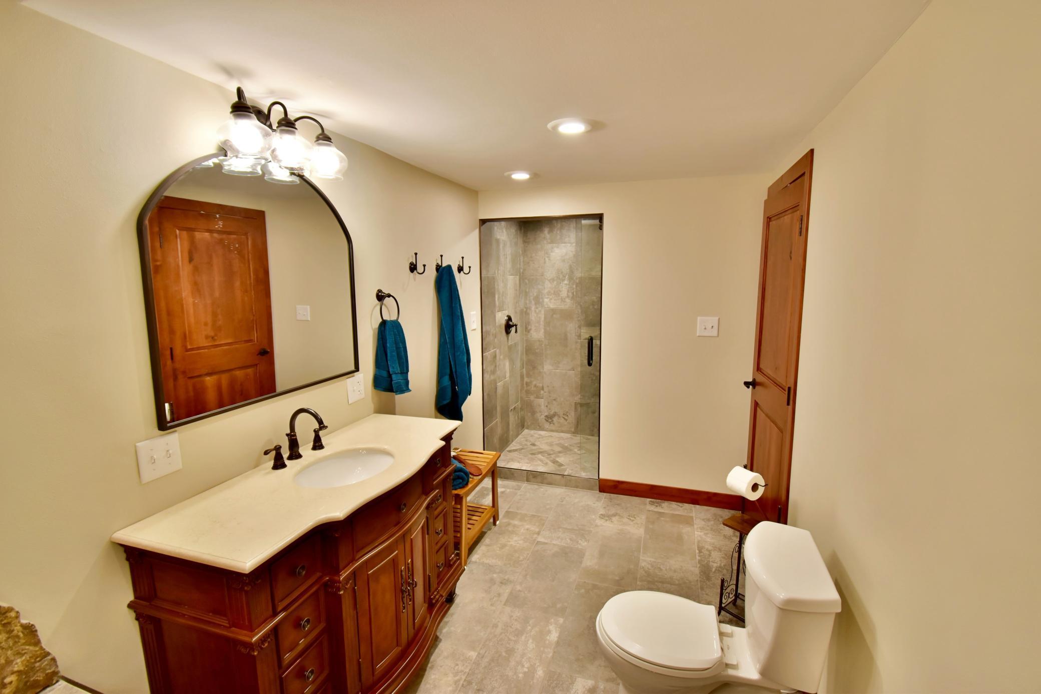 1994 single family home for sale at 5123 Green Meadow Road SE in Alexandria, MN — 5 bed, 2 bath (photo 33 of 49)