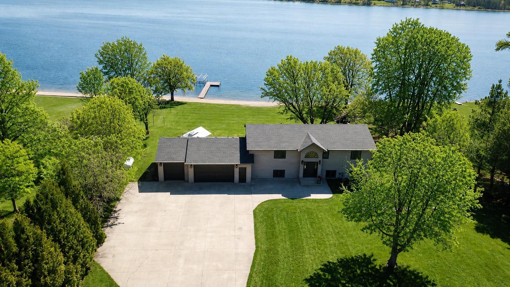 1994 single family home for sale at 5123 Green Meadow Road SE in Alexandria, MN — 5 bed, 2 bath (photo 2 of 49)