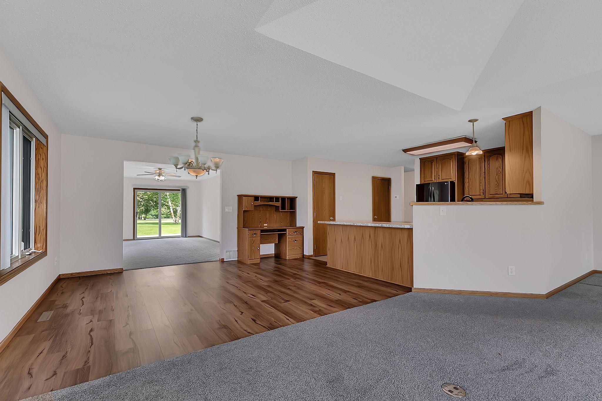 2001 townhouse for sale at 483 Voyager Drive in Alexandria, MN — 2 bed, 2 bath (photo 13 of 25)