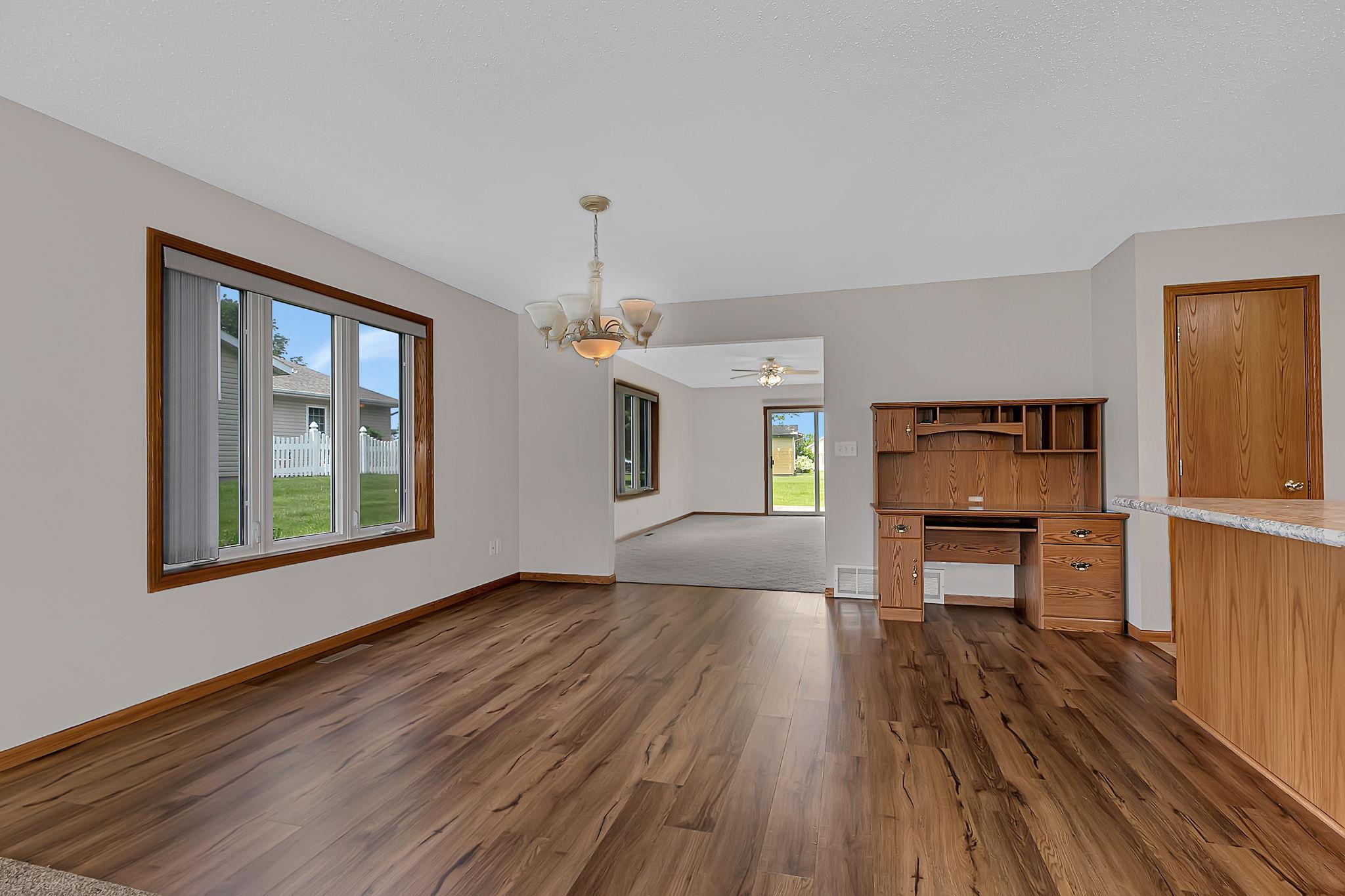 2001 townhouse for sale at 483 Voyager Drive in Alexandria, MN — 2 bed, 2 bath (photo 14 of 25)
