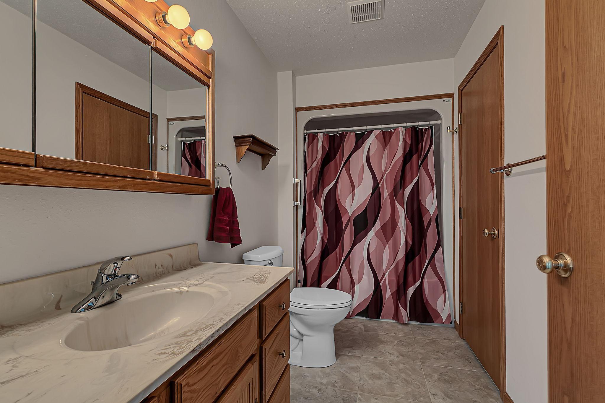 2001 townhouse for sale at 483 Voyager Drive in Alexandria, MN — 2 bed, 2 bath (photo 18 of 25)