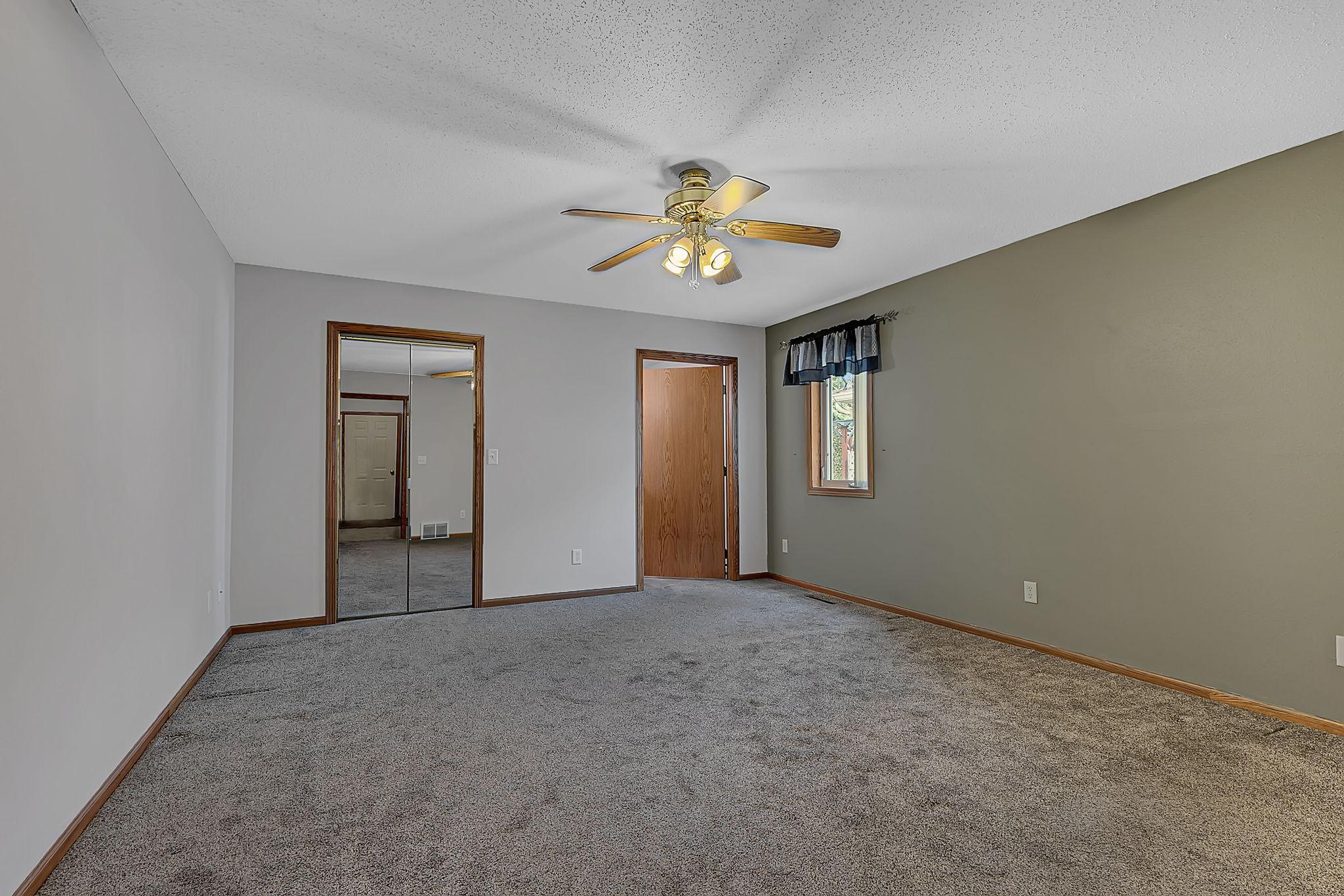 2001 townhouse for sale at 483 Voyager Drive in Alexandria, MN — 2 bed, 2 bath (photo 19 of 25)