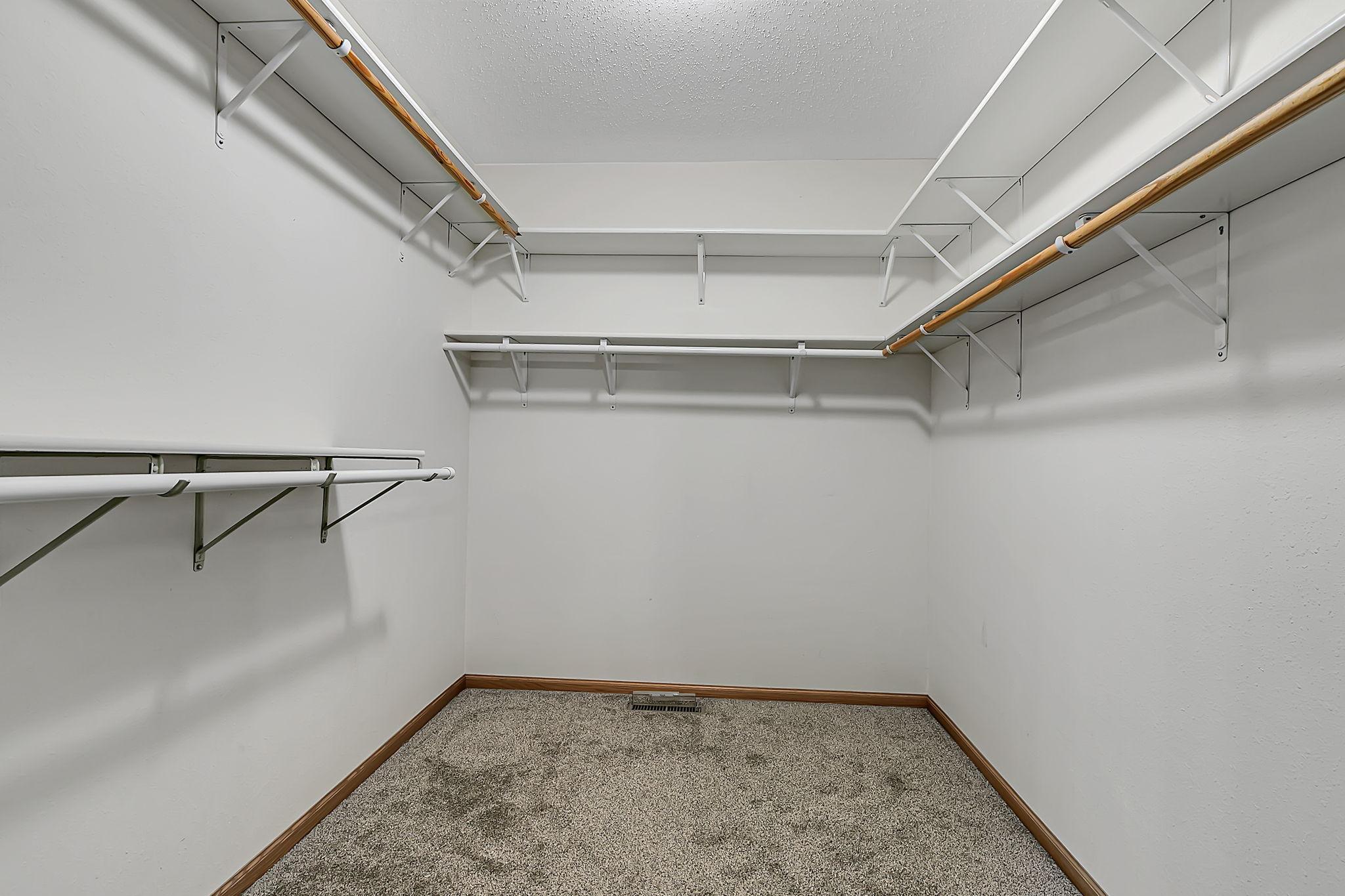 2001 townhouse for sale at 483 Voyager Drive in Alexandria, MN — 2 bed, 2 bath (photo 20 of 25)