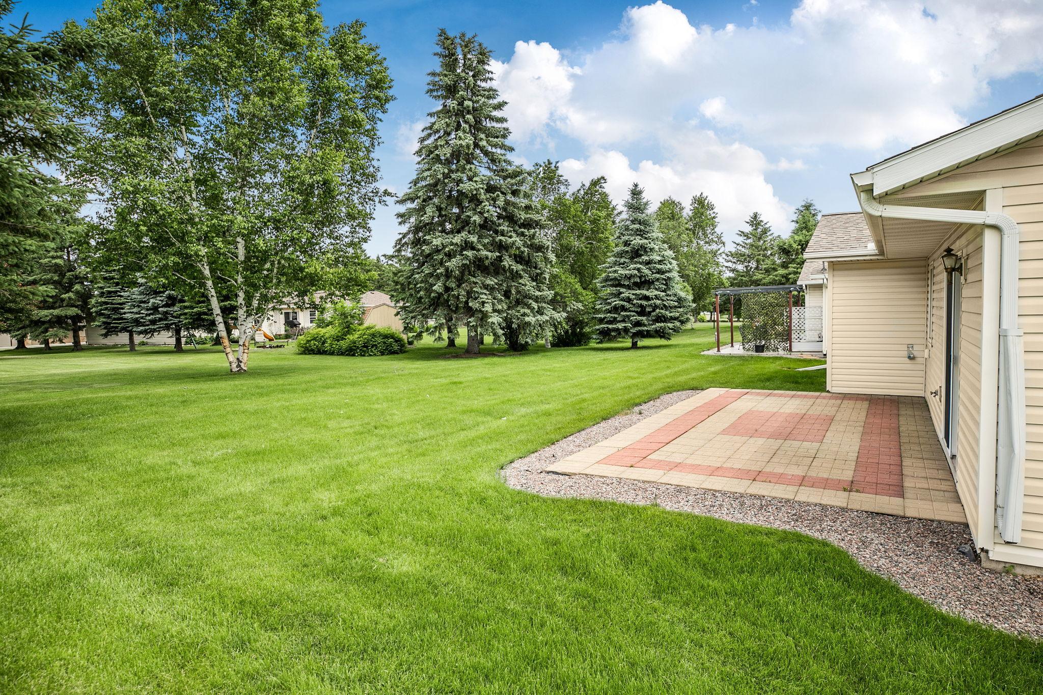 2001 townhouse for sale at 483 Voyager Drive in Alexandria, MN — 2 bed, 2 bath (photo 3 of 25)