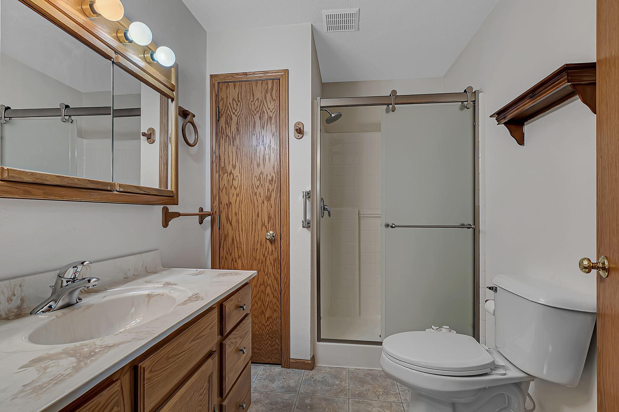 2001 townhouse for sale at 483 Voyager Drive in Alexandria, MN — 2 bed, 2 bath (photo 21 of 25)