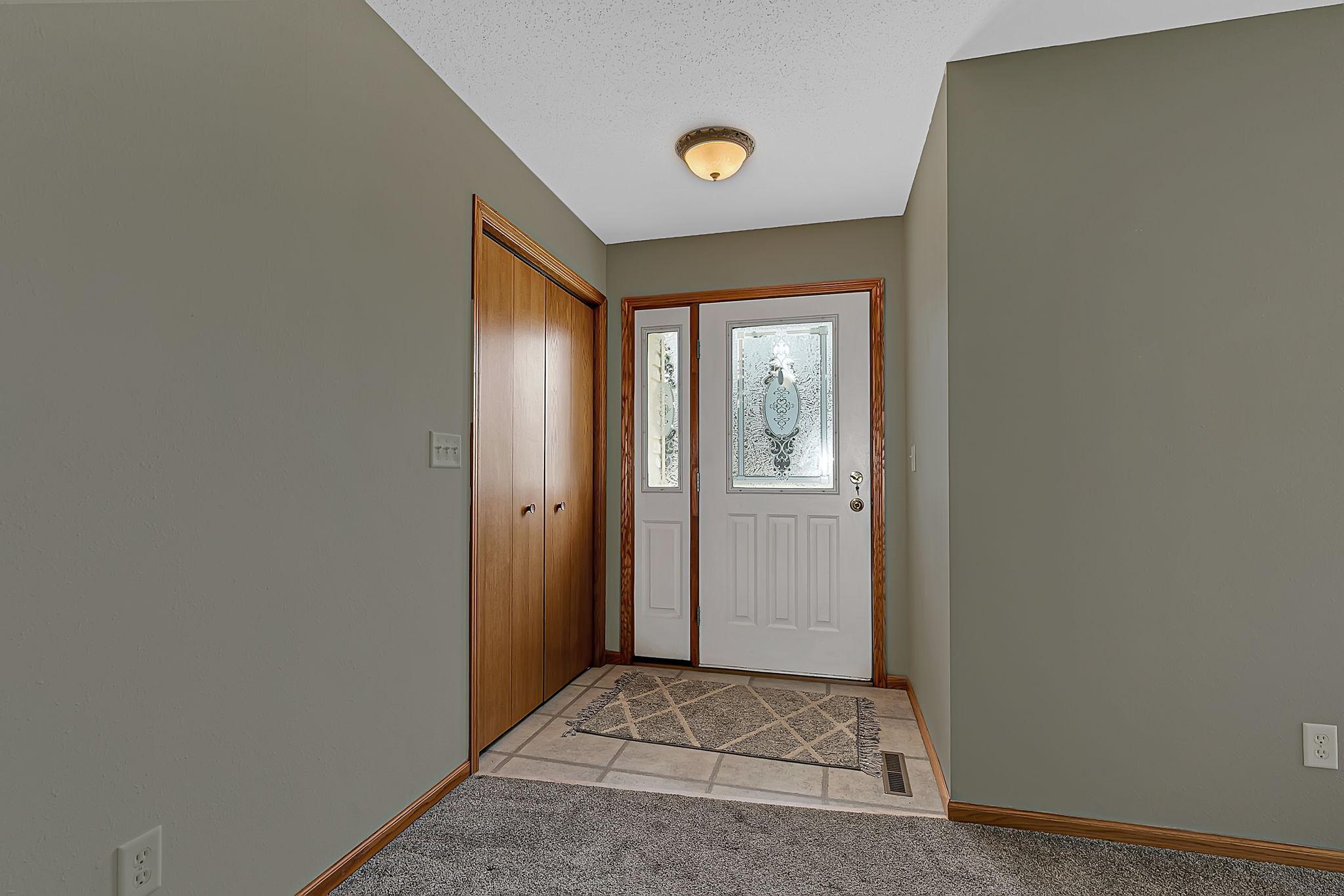 2001 townhouse for sale at 483 Voyager Drive in Alexandria, MN — 2 bed, 2 bath (photo 5 of 25)