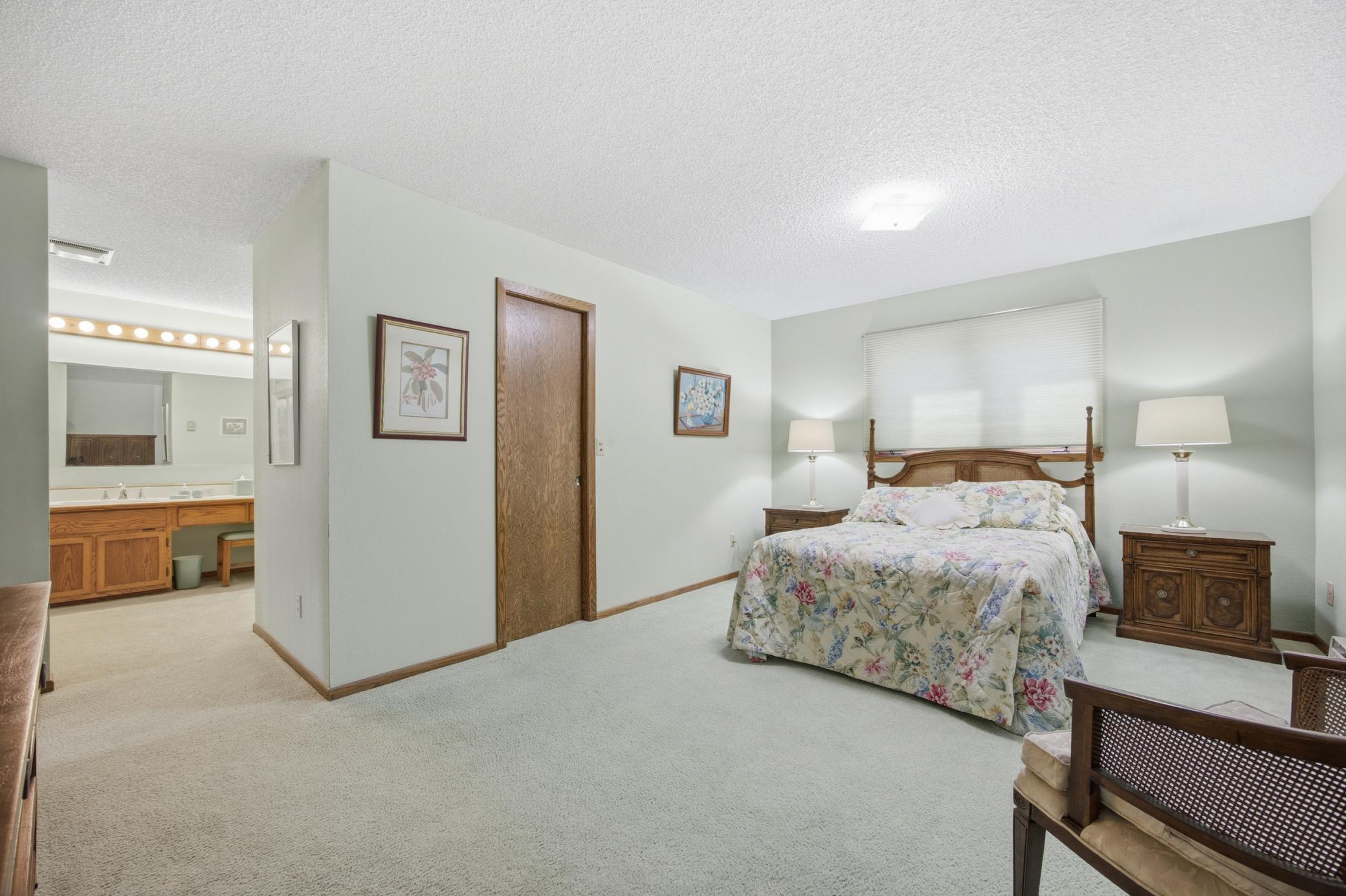 327 10th Avenue S, Fargo ND 58103 - Photo 17 of 34