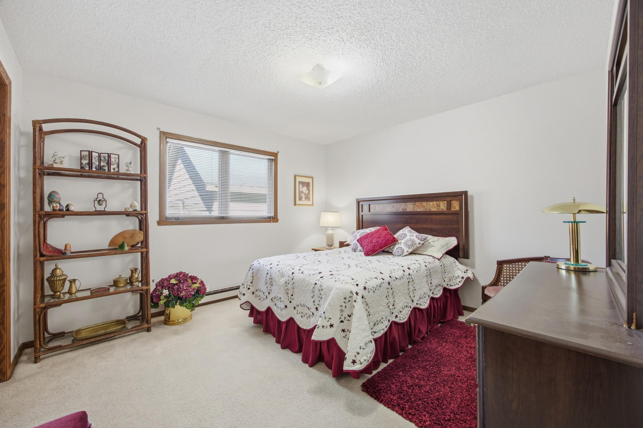 327 10th Avenue S, Fargo ND 58103 - Photo 20 of 34