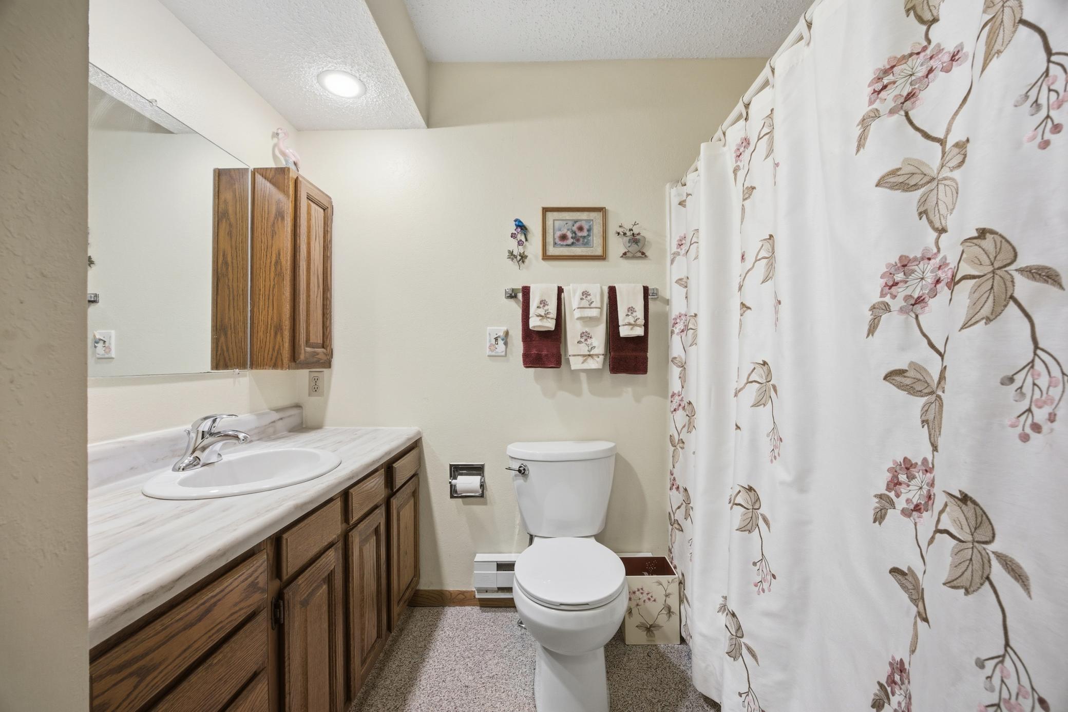 327 10th Avenue S, Fargo ND 58103 - Photo 22 of 34