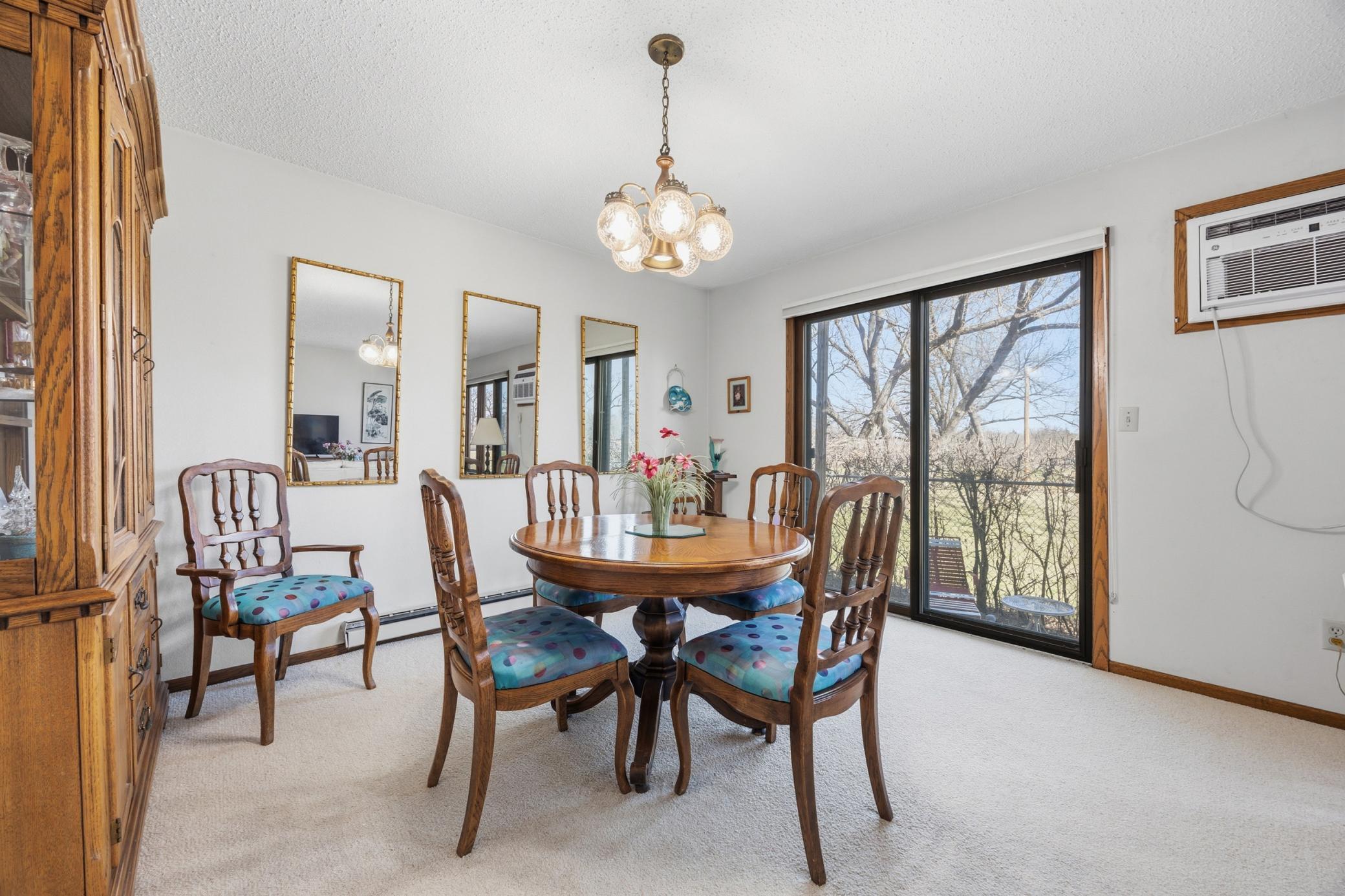 327 10th Avenue S, Fargo ND 58103 - Photo 10 of 34