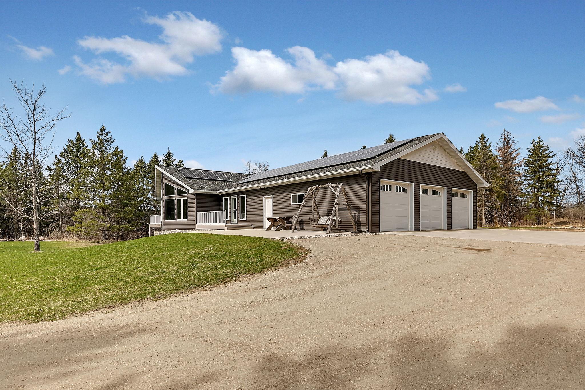 2019 single family home for sale at 1315 Karnis Drive NW in Alexandria, MN — 9 bed, 6 bath (photo 4 of 79)